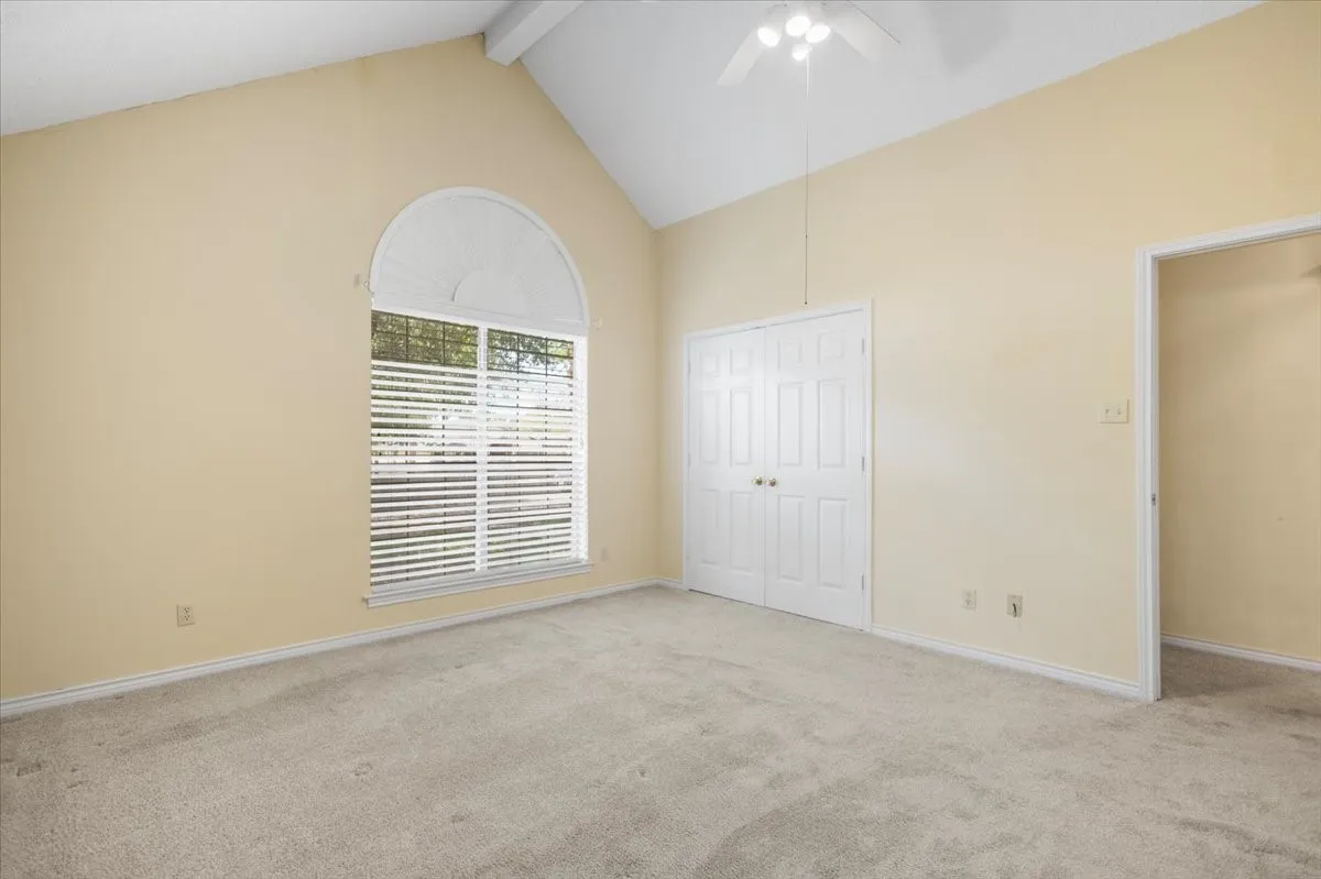 Single Family Residence For Sale in Smith County , 2824 Crestview Avenue, Tyler, Texas 75701, 2 Bedroom, 2 Bathroom, 2 Garage spaces, 1,626 Sqft, built in 1993, mls#21316075, Real Estate Agent in Tyler, Homes For Sale in Smith county, Homes For Sale in Tyler, Realtor in Tyler Texas, Real Estate Brokerage Independent Realty Texas, Luminita Cordes Realtor
