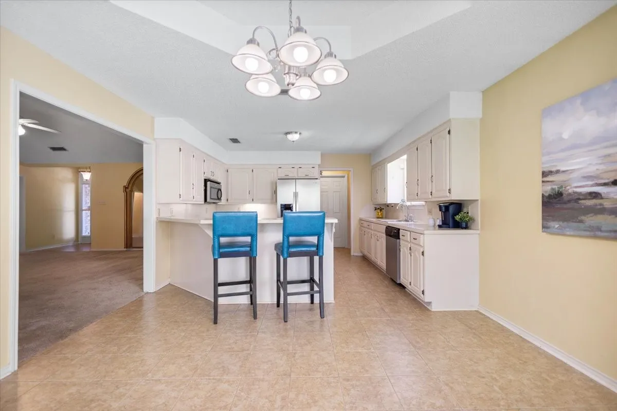 Single Family Residence For Sale in Smith County , 2824 Crestview Avenue, Tyler, Texas 75701, 2 Bedroom, 2 Bathroom, 2 Garage spaces, 1,626 Sqft, built in 1993, mls#21316075, Real Estate Agent in Tyler, Homes For Sale in Smith county, Homes For Sale in Tyler, Realtor in Tyler Texas, Real Estate Brokerage Independent Realty Texas, Luminita Cordes Realtor