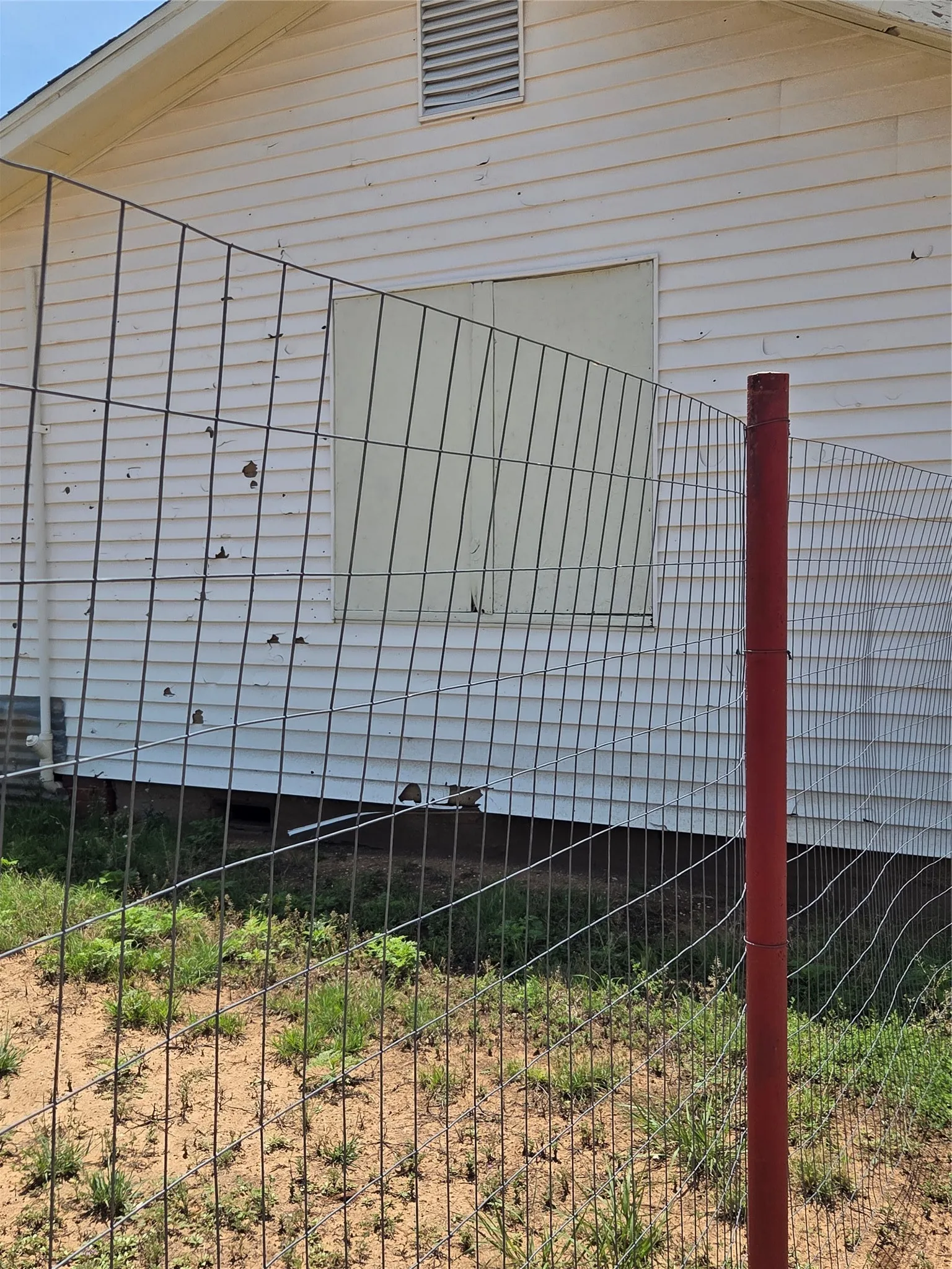 Single Family Residence For Sale in Scurry County , 2304 Avenue I, Snyder, Texas 79549, 2 Bedrooms, 1 Bathroom, Garage spaces, 620 Sqft, built in 1940, Price $20,000, mls#21315946, Real Estate Agent in Snyder, Homes For Sale in Scurry county, Homes For Sale in Snyder, Realtor in Snyder Texas, Real Estate Brokerage Independent Realty Texas, Luminita Cordes Realtor