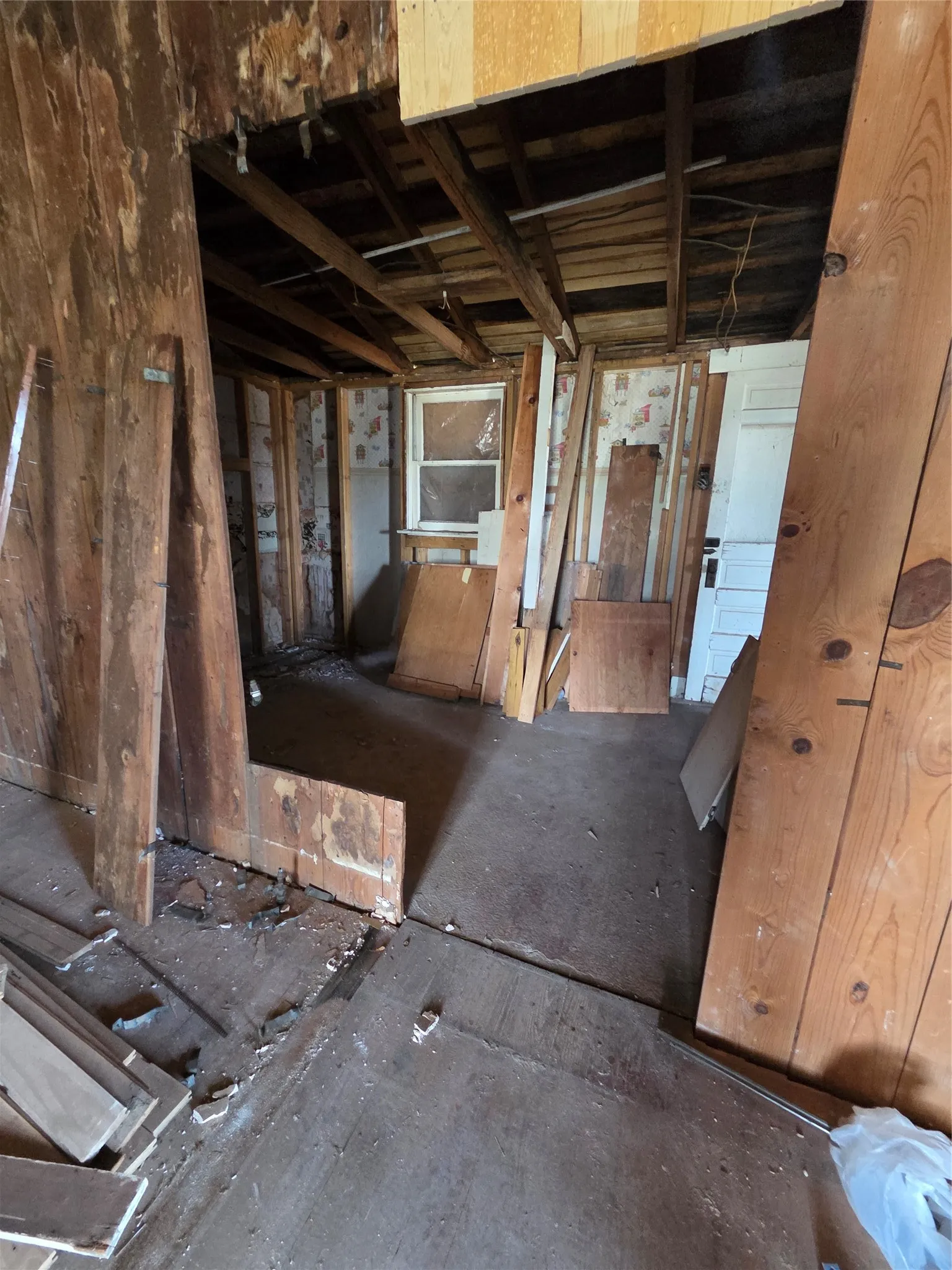 Single Family Residence For Sale in Scurry County , 2304 Avenue I, Snyder, Texas 79549, 2 Bedrooms, 1 Bathroom, Garage spaces, 620 Sqft, built in 1940, Price $20,000, mls#21315946, Real Estate Agent in Snyder, Homes For Sale in Scurry county, Homes For Sale in Snyder, Realtor in Snyder Texas, Real Estate Brokerage Independent Realty Texas, Luminita Cordes Realtor