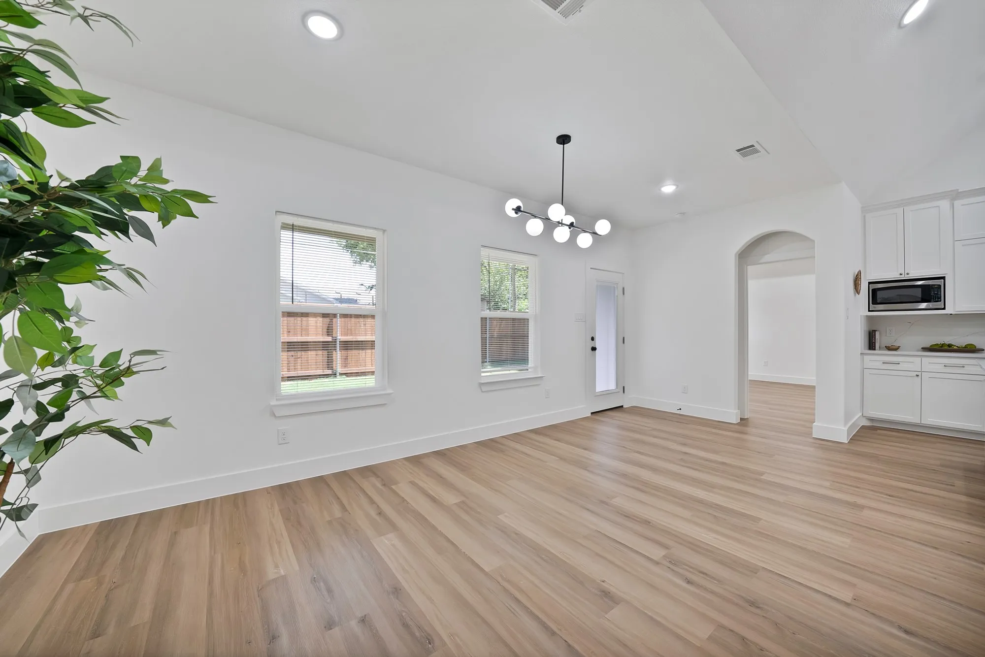 Single Family Residence For Sale in Tarrant County , 1021 E Richmond Avenue, Fort Worth, Texas 76104, 4 Bedroom, 3 Bathroom, 2 Garage spaces, 1,999 Sqft, built in 2026, mls#21316003, Real Estate Agent in Fort Worth, Homes For Sale in Tarrant county, Homes For Sale in Fort Worth, Realtor in Fort Worth Texas, Real Estate Brokerage Independent Realty Texas, Luminita Cordes Realtor