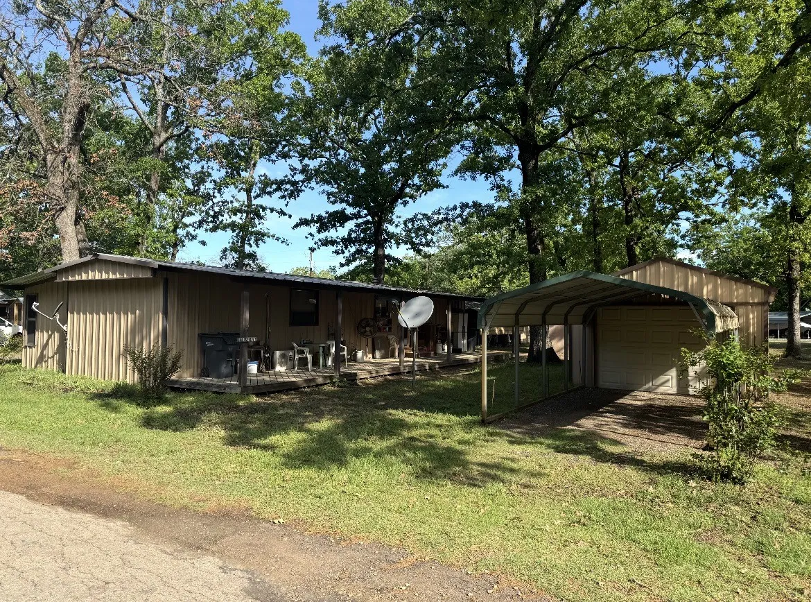 Manufactured Home For Sale in Rains County , 408 Private Road 7702, Emory, Texas 75440, 1 Bedroom, 1 Bathroom, 1 Garage spaces, 746 Sqft, built in 1982, mls#21315676, Real Estate Agent in Emory, Homes For Sale in Rains county, Homes For Sale in Emory, Realtor in Emory Texas, Real Estate Brokerage Independent Realty Texas, Luminita Cordes Realtor