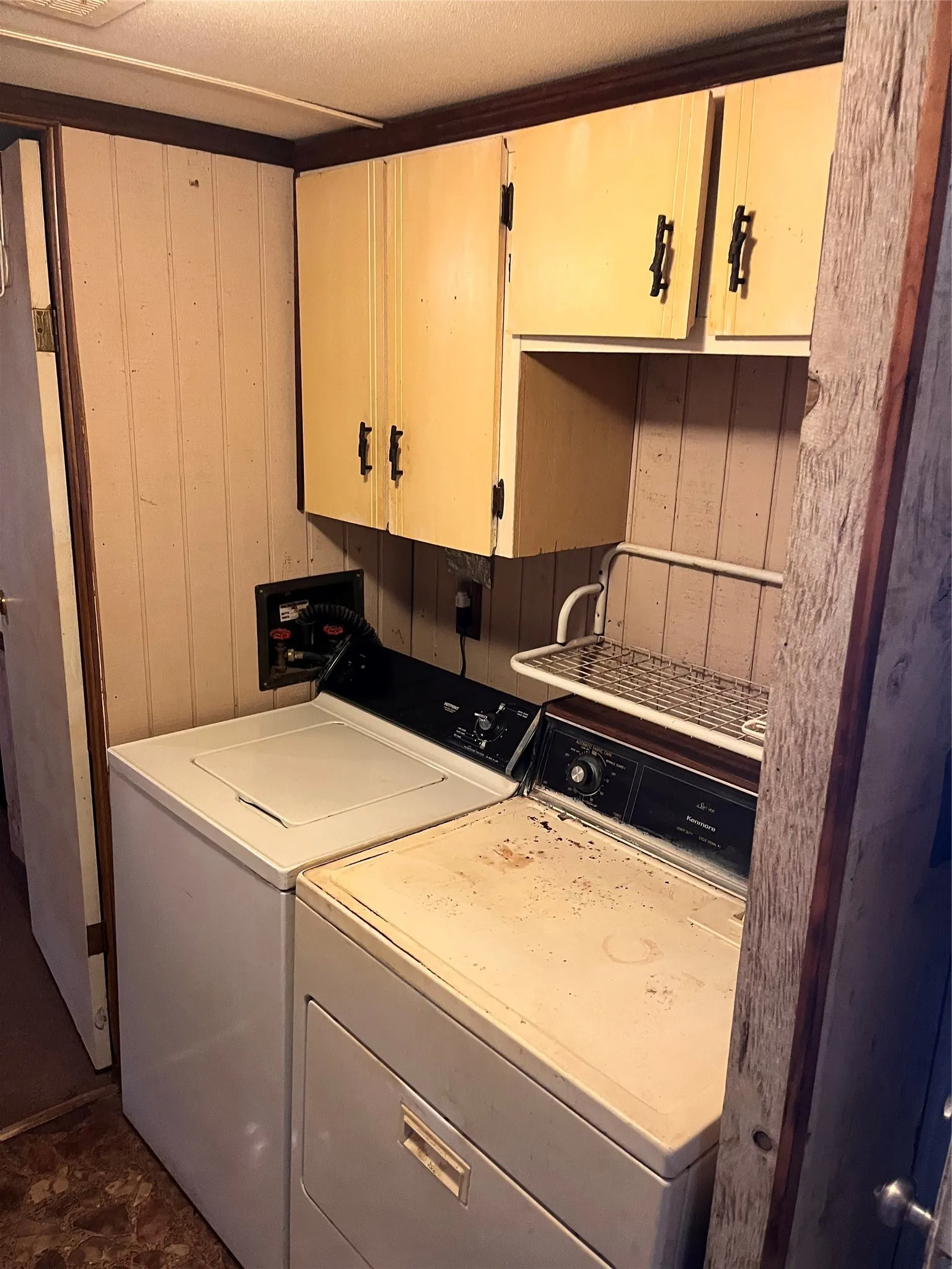 Manufactured Home For Sale in Rains County , 408 Private Road 7702, Emory, Texas 75440, 1 Bedroom, 1 Bathroom, 1 Garage spaces, 746 Sqft, built in 1982, mls#21315676, Real Estate Agent in Emory, Homes For Sale in Rains county, Homes For Sale in Emory, Realtor in Emory Texas, Real Estate Brokerage Independent Realty Texas, Luminita Cordes Realtor