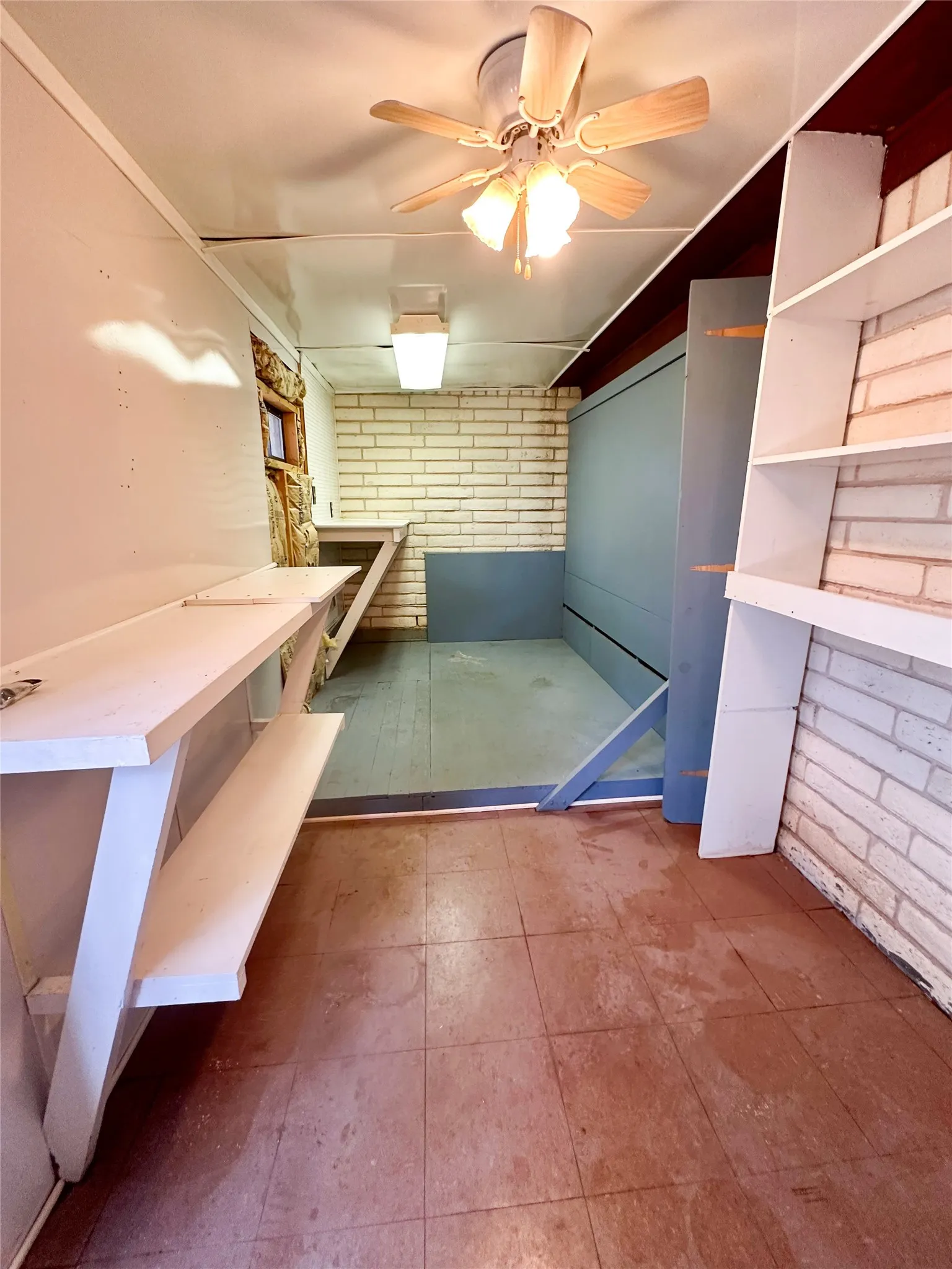 Single Family Residence For Sale in Mc Culloch County , 115 Parkview, Brady, Texas 76825, 3 Bedroom, 3 Bathroom, 2 Garage spaces, 1,872 Sqft, built in 1973, mls#21316070, Real Estate Agent in Brady, Homes For Sale in Mc Culloch county, Homes For Sale in Brady, Realtor in Brady Texas, Real Estate Brokerage Independent Realty Texas, Luminita Cordes Realtor