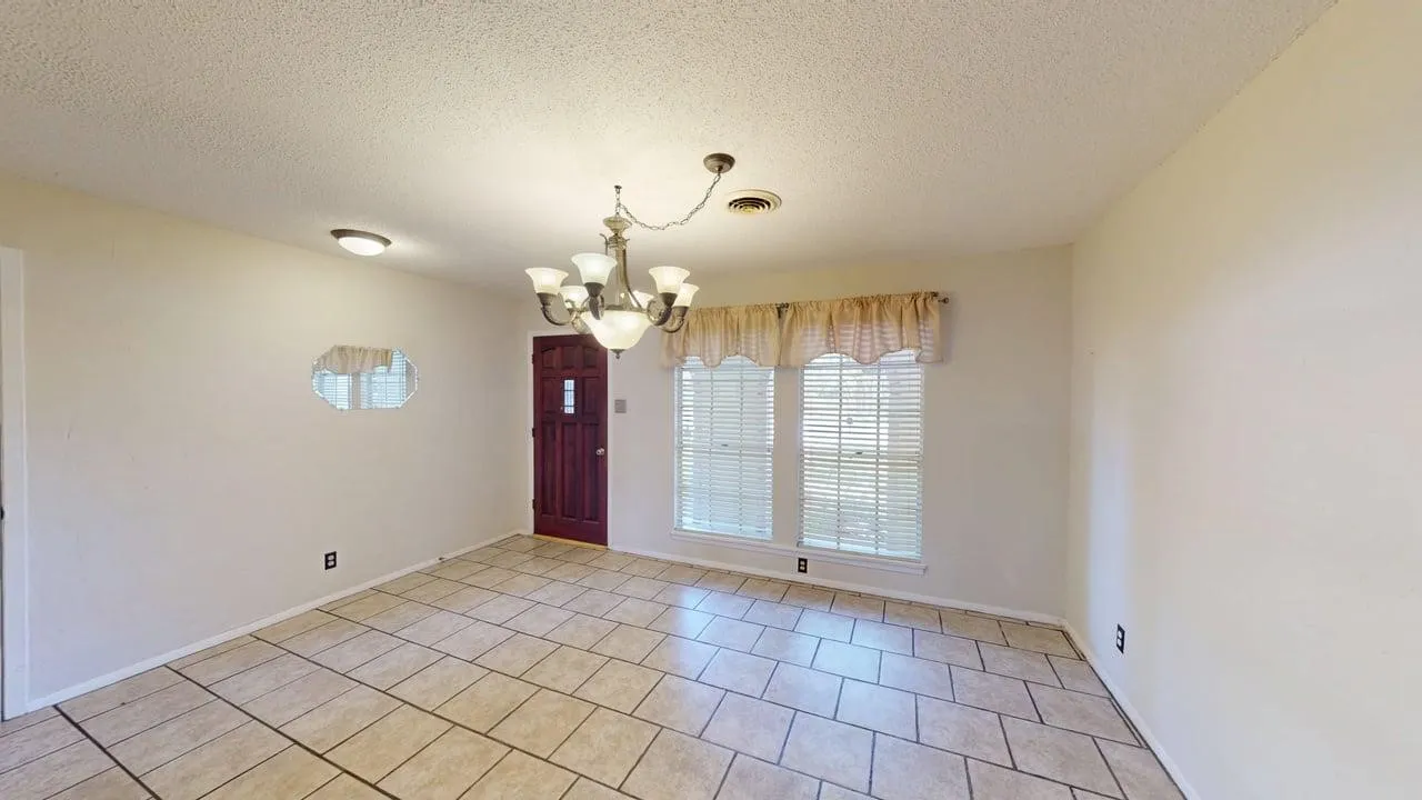Single Family Residence For Sale in Mc Culloch County , 115 Parkview, Brady, Texas 76825, 3 Bedroom, 3 Bathroom, 2 Garage spaces, 1,872 Sqft, built in 1973, mls#21316070, Real Estate Agent in Brady, Homes For Sale in Mc Culloch county, Homes For Sale in Brady, Realtor in Brady Texas, Real Estate Brokerage Independent Realty Texas, Luminita Cordes Realtor