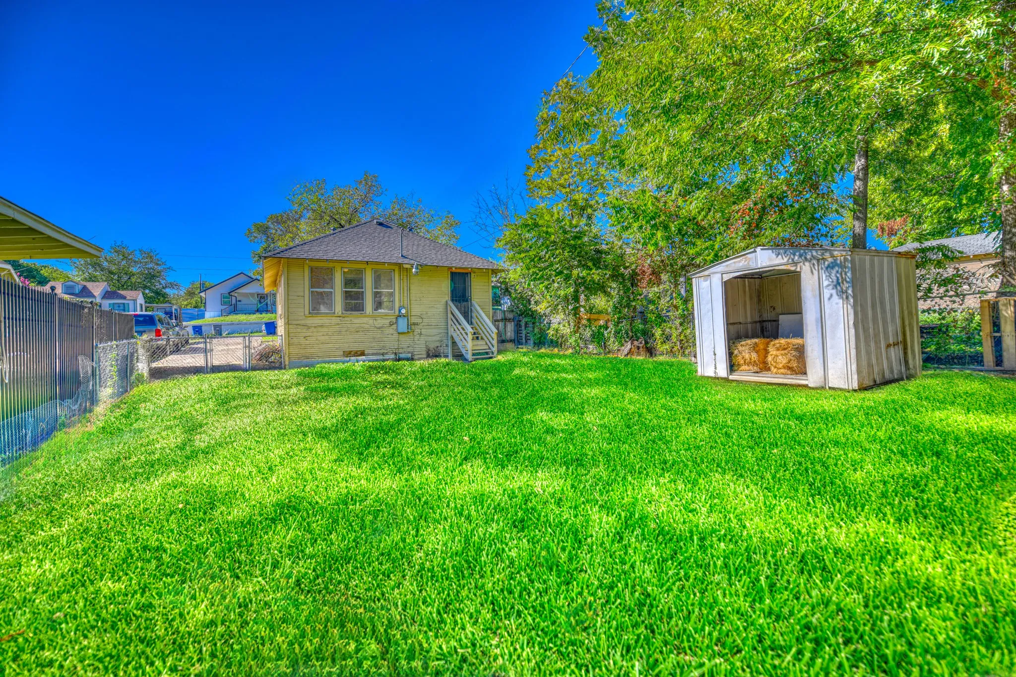 Single Family Residence For Rent in Dallas County , 1559 Vermont Avenue, Dallas, Texas 75216, 2 Bedroom, 1 Bathroom, Garage spaces, 1,066 Sqft, built in 1925, mls#21316114, Real Estate Agent in Dallas, Homes For Rent in Dallas county, Homes For Rent in Dallas, Realtor in Dallas Texas, Real Estate Brokerage Independent Realty Texas, Luminita Cordes Realtor