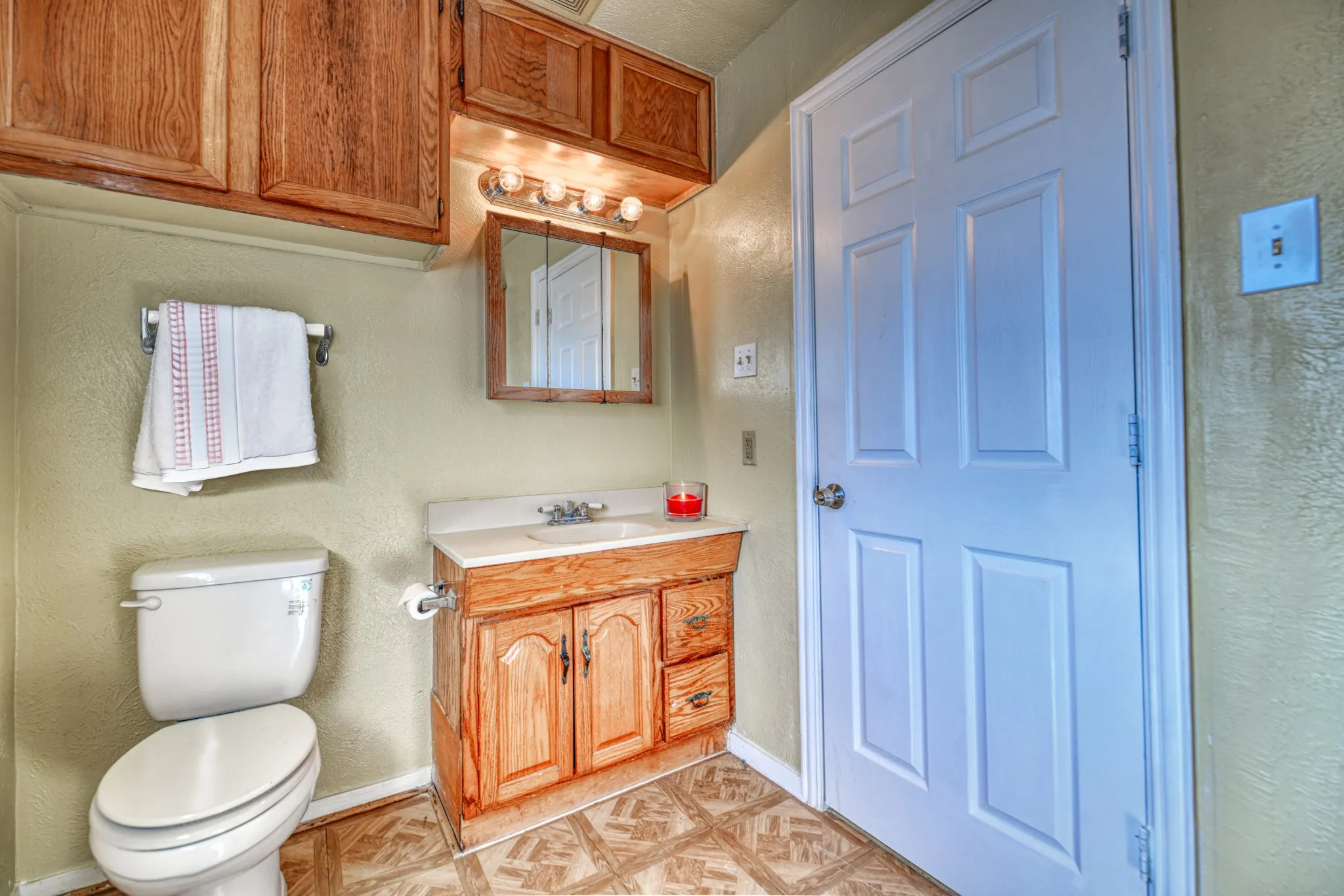 Single Family Residence For Rent in Dallas County , 1559 Vermont Avenue, Dallas, Texas 75216, 2 Bedroom, 1 Bathroom, Garage spaces, 1,066 Sqft, built in 1925, mls#21316114, Real Estate Agent in Dallas, Homes For Rent in Dallas county, Homes For Rent in Dallas, Realtor in Dallas Texas, Real Estate Brokerage Independent Realty Texas, Luminita Cordes Realtor