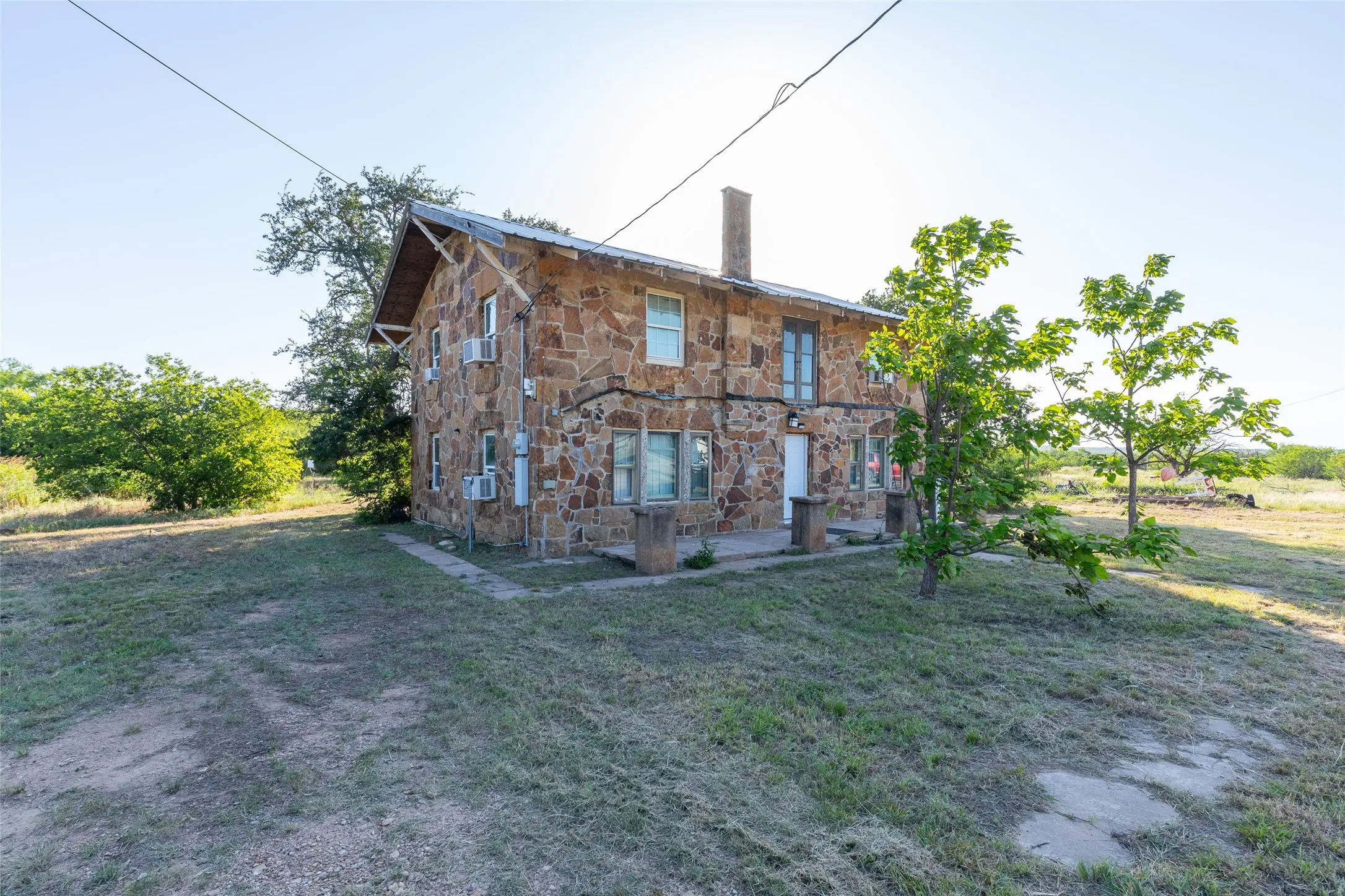 Single Family Residence For Sale in Shackelford County , 640 Ground Street, Moran, Texas 76464, 4 Bedroom, 2 Bathroom, Garage spaces, 2,002 Sqft, built in 1925, mls#21316089, Real Estate Agent in Moran, Homes For Sale in Shackelford county, Homes For Sale in Moran, Realtor in Moran Texas, Real Estate Brokerage Independent Realty Texas, Luminita Cordes Realtor