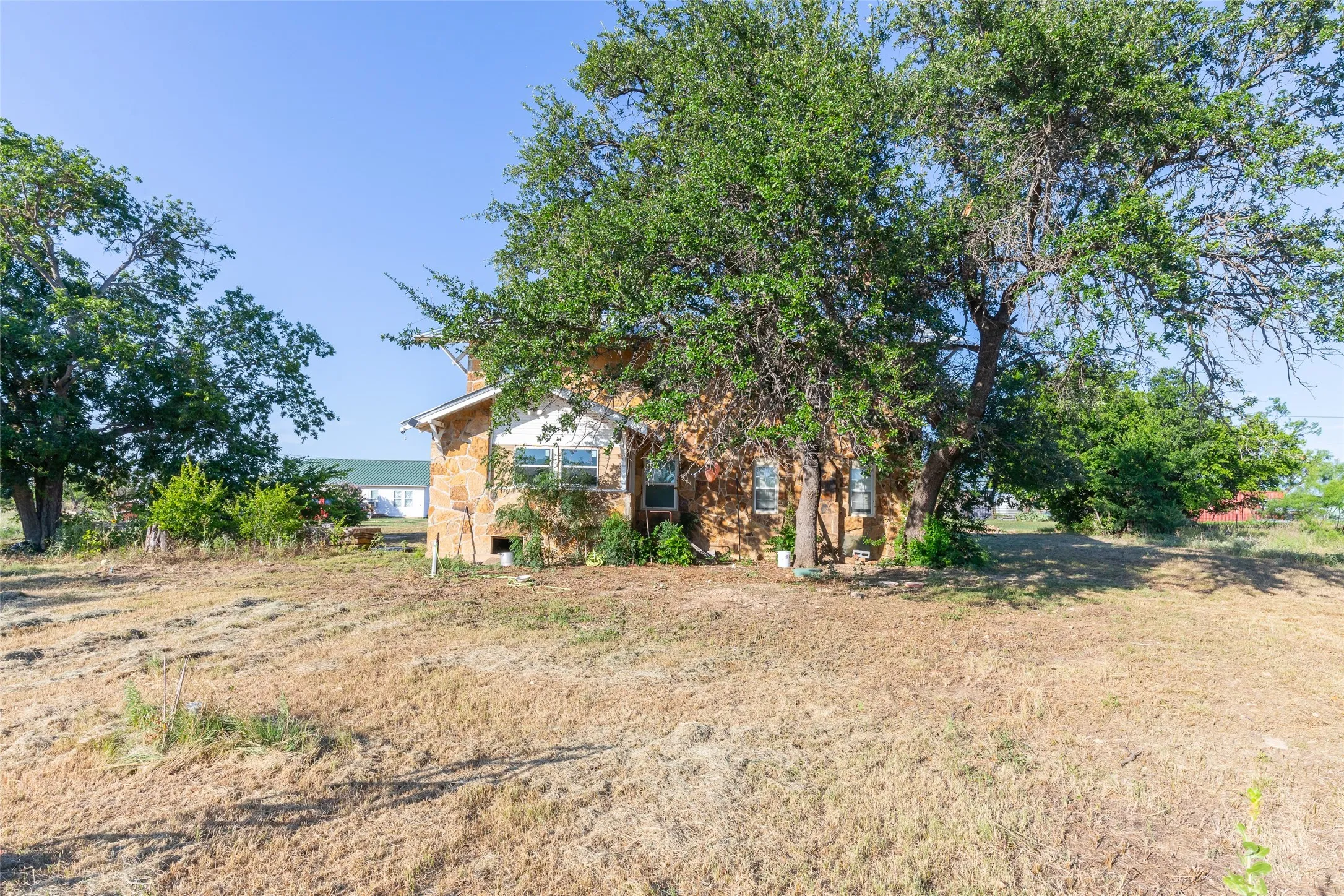 Single Family Residence For Sale in Shackelford County , 640 Ground Street, Moran, Texas 76464, 4 Bedroom, 2 Bathroom, Garage spaces, 2,002 Sqft, built in 1925, mls#21316089, Real Estate Agent in Moran, Homes For Sale in Shackelford county, Homes For Sale in Moran, Realtor in Moran Texas, Real Estate Brokerage Independent Realty Texas, Luminita Cordes Realtor