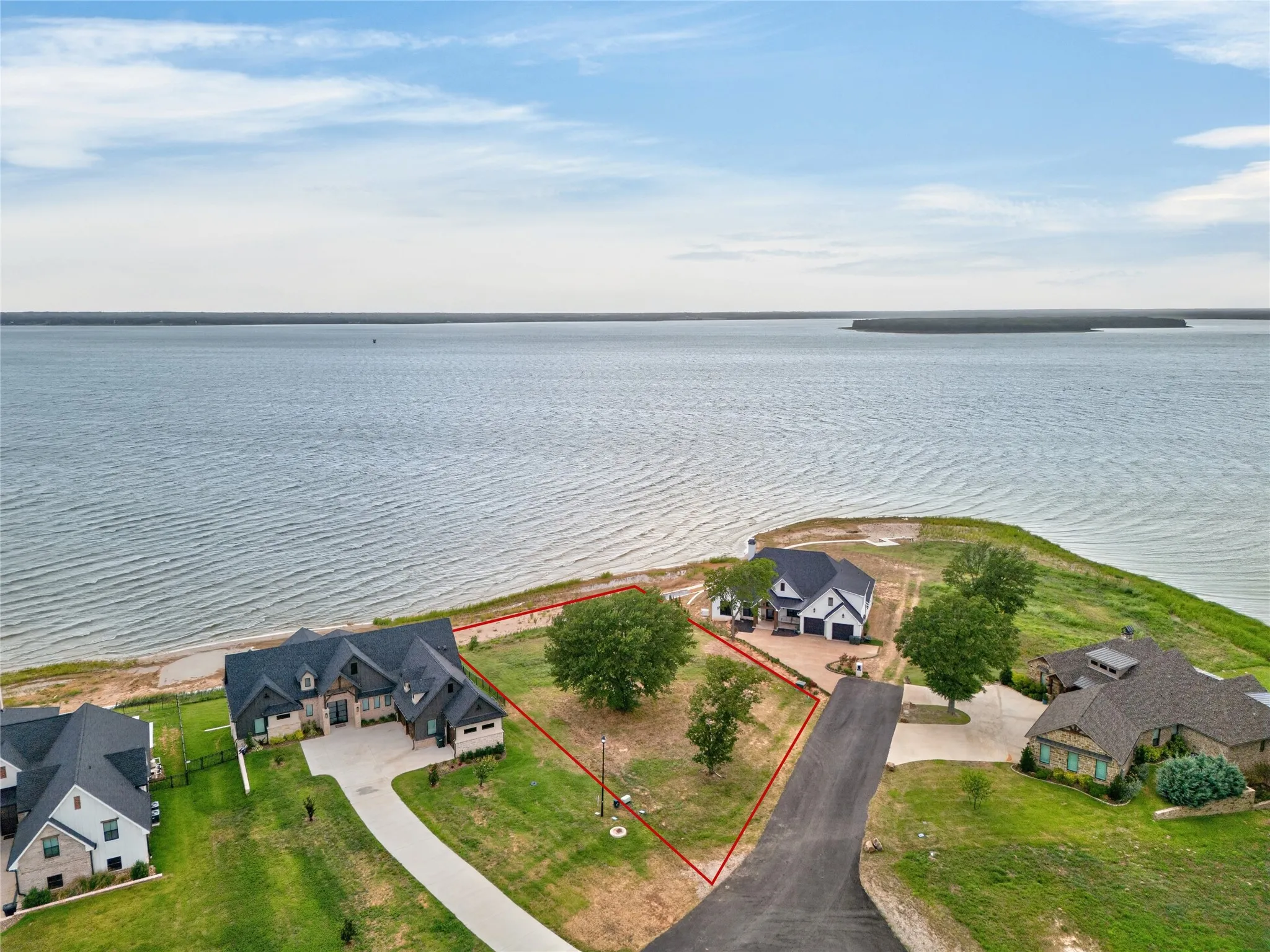 Improved Land For Sale in Kaufman County , 1548 Shoreline Drive, Mabank, Texas 75143, 0, 0, Garage spaces, 0 Sqft, built in 0, mls#21316119, Real Estate Agent in Mabank, Homes For Sale in Kaufman county, Homes For Sale in Mabank, Realtor in Mabank Texas, Real Estate Brokerage Independent Realty Texas, Luminita Cordes Realtor