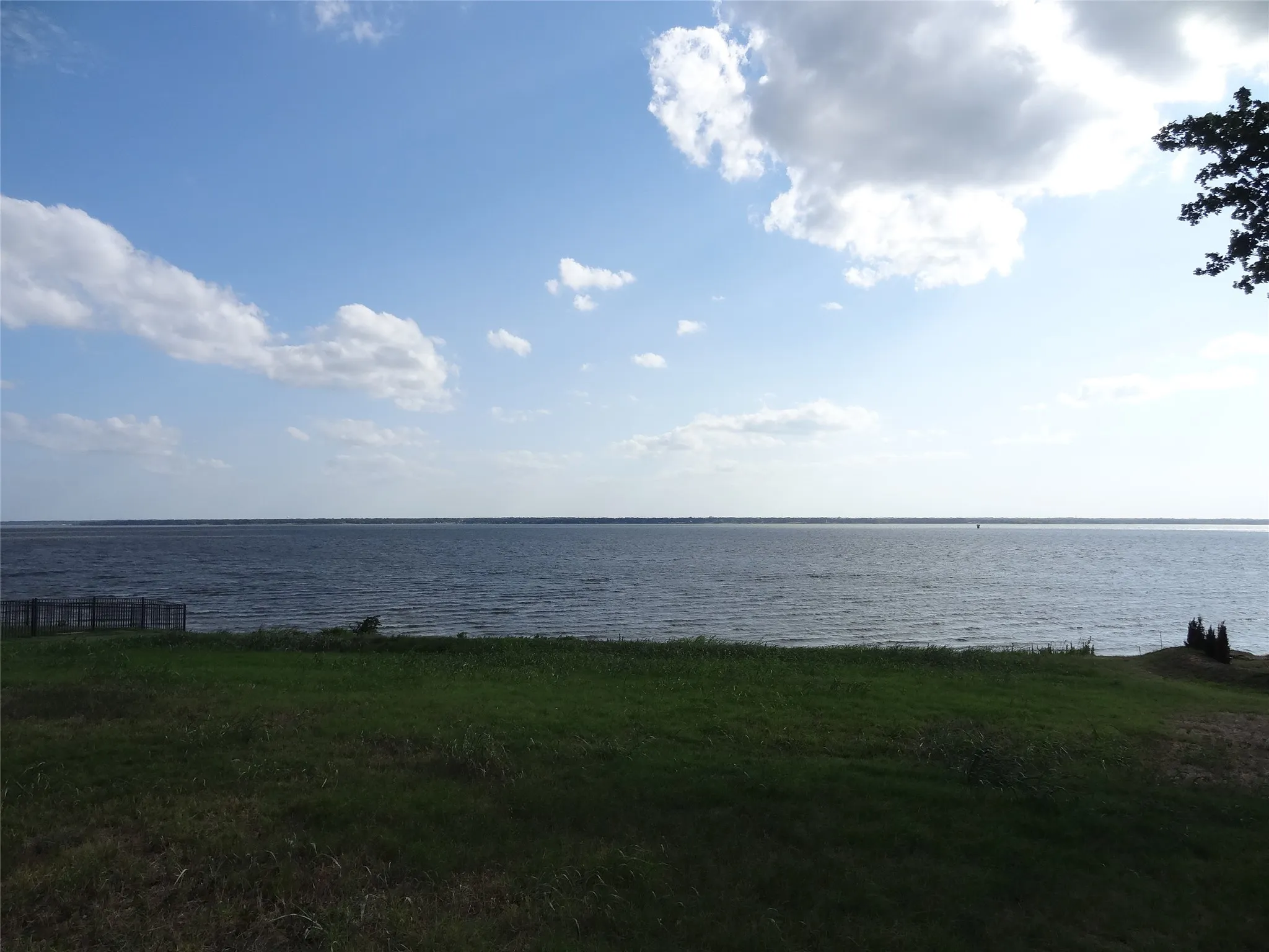 Improved Land For Sale in Kaufman County , 1548 Shoreline Drive, Mabank, Texas 75143, 0, 0, Garage spaces, 0 Sqft, built in 0, mls#21316119, Real Estate Agent in Mabank, Homes For Sale in Kaufman county, Homes For Sale in Mabank, Realtor in Mabank Texas, Real Estate Brokerage Independent Realty Texas, Luminita Cordes Realtor