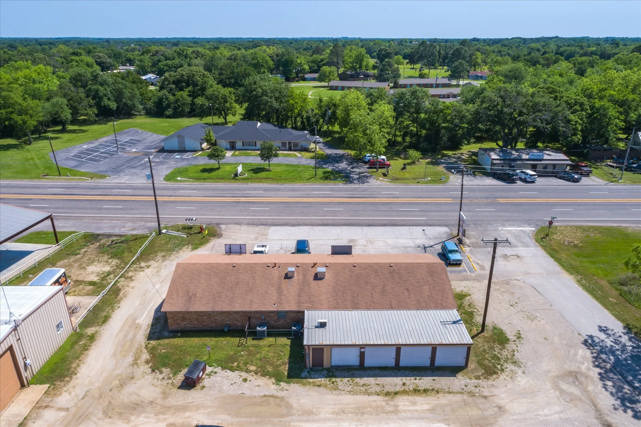 Retail For Rent in Van Zandt County , 701 Pine D, Edgewood, Texas 75117, 0, 0, Garage spaces, 0 Sqft, built in 1978, Price $1,450, mls#21316126, Real Estate Agent in Edgewood, Homes For Rent in Van Zandt county, Homes For Rent in Edgewood, Realtor in Edgewood Texas, Real Estate Brokerage Independent Realty Texas, Luminita Cordes Realtor