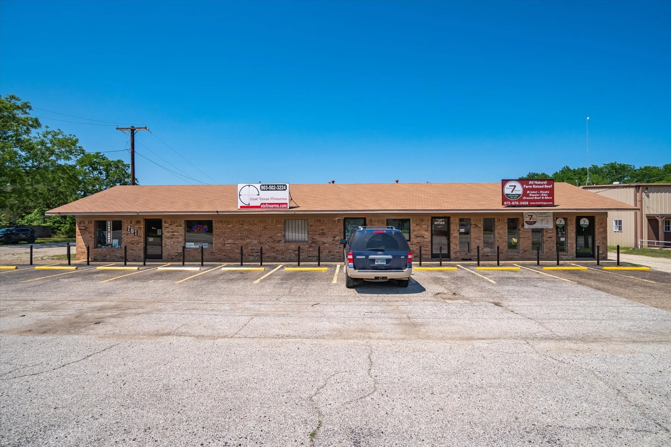 Retail For Rent in Van Zandt County , 701 Pine D, Edgewood, Texas 75117, 0, 0, Garage spaces, 0 Sqft, built in 1978, Price $1,450, mls#21316126, Real Estate Agent in Edgewood, Homes For Rent in Van Zandt county, Homes For Rent in Edgewood, Realtor in Edgewood Texas, Real Estate Brokerage Independent Realty Texas, Luminita Cordes Realtor