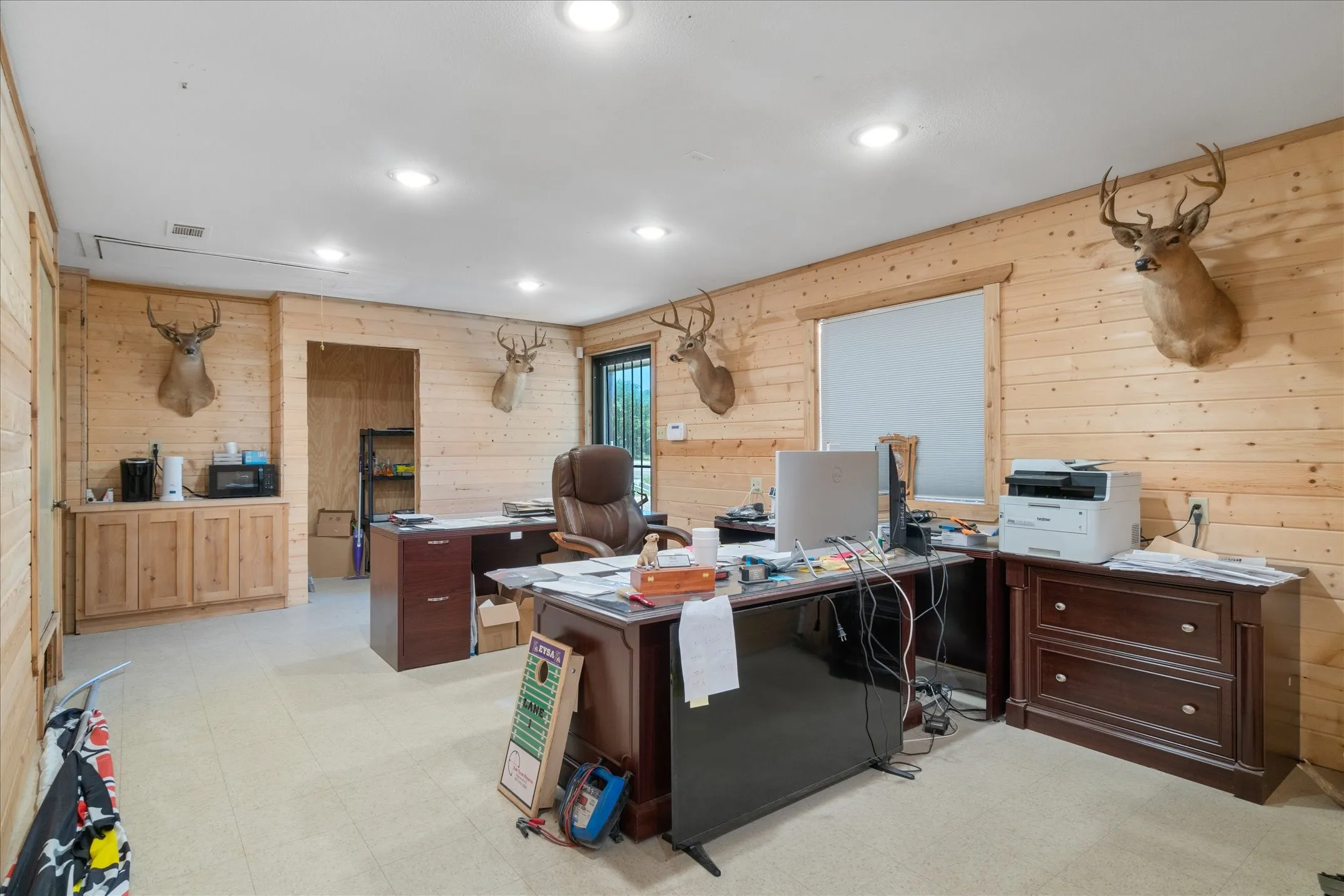 Retail For Rent in Van Zandt County , 701 Pine D, Edgewood, Texas 75117, 0, 0, Garage spaces, 0 Sqft, built in 1978, Price $1,450, mls#21316126, Real Estate Agent in Edgewood, Homes For Rent in Van Zandt county, Homes For Rent in Edgewood, Realtor in Edgewood Texas, Real Estate Brokerage Independent Realty Texas, Luminita Cordes Realtor