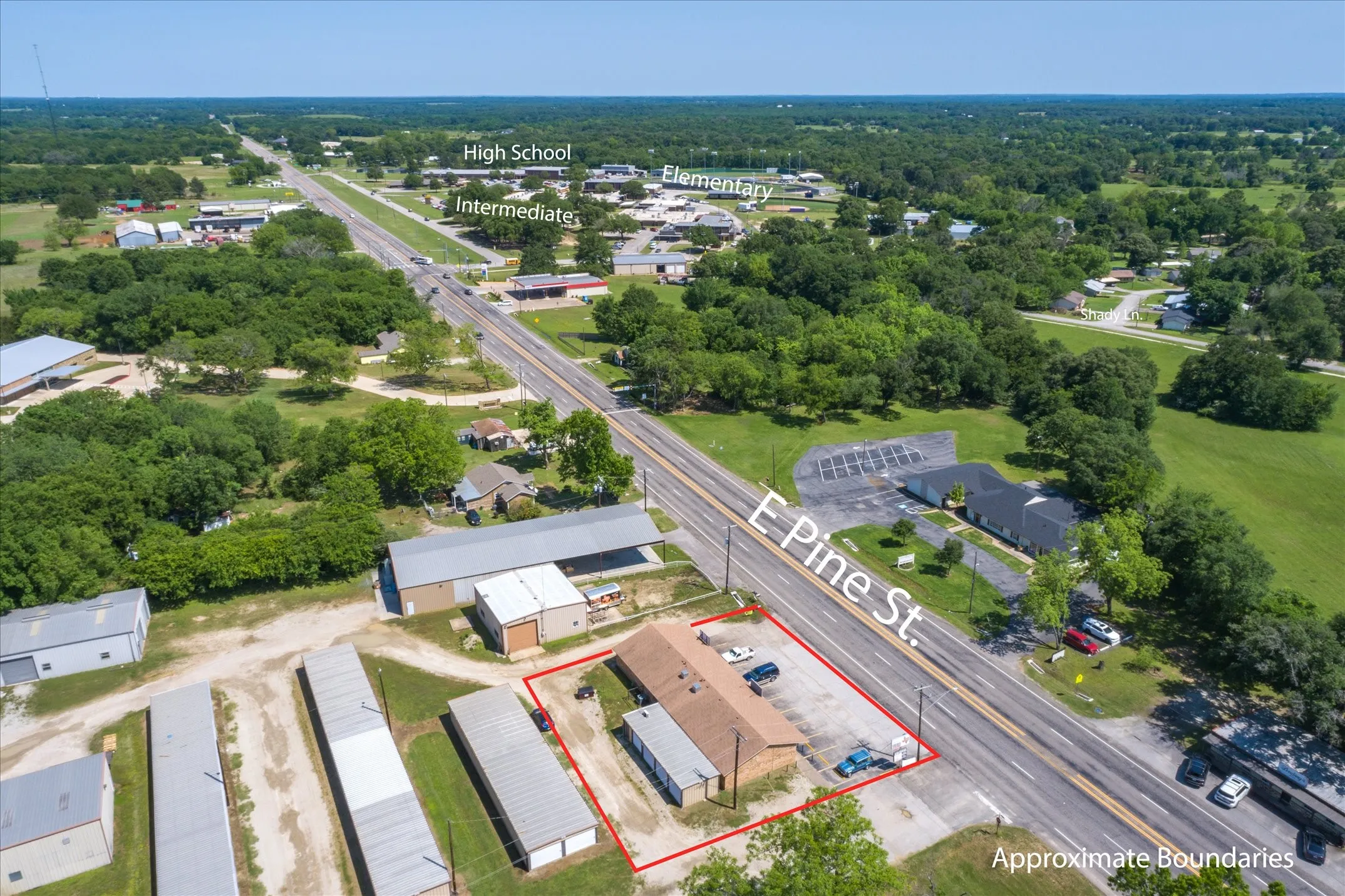 Retail For Rent in Van Zandt County , 701 Pine D, Edgewood, Texas 75117, 0, 0, Garage spaces, 0 Sqft, built in 1978, Price $1,450, mls#21316126, Real Estate Agent in Edgewood, Homes For Rent in Van Zandt county, Homes For Rent in Edgewood, Realtor in Edgewood Texas, Real Estate Brokerage Independent Realty Texas, Luminita Cordes Realtor