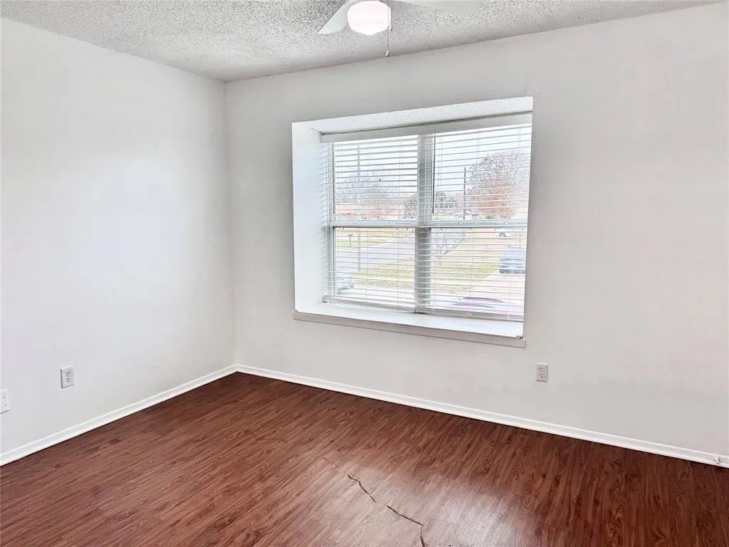 Quadruplex For Rent in Johnson County , 441 SW Thomas Street D, Burleson, Texas 76028, 2 Bedroom, 2 Bathroom, Garage spaces, 1,100 Sqft, built in 1979, mls#21290778, Real Estate Agent in Burleson, Homes For Rent in Johnson county, Homes For Rent in Burleson, Realtor in Burleson Texas, Real Estate Brokerage Independent Realty Texas, Luminita Cordes Realtor