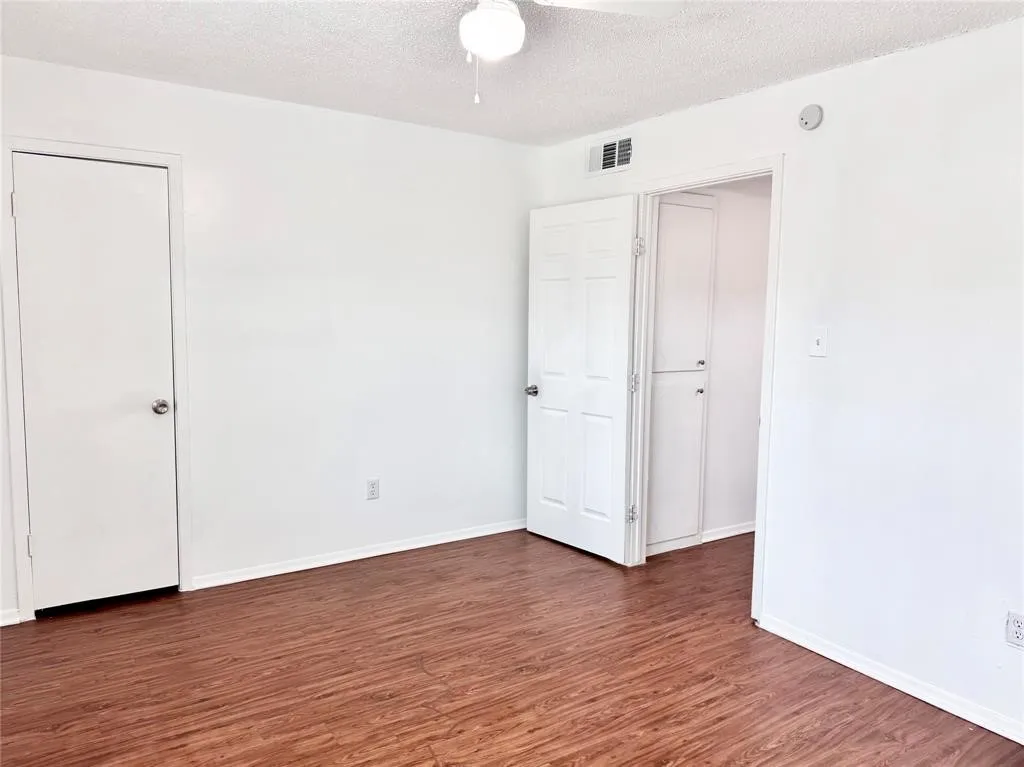 Quadruplex For Rent in Johnson County , 441 SW Thomas Street D, Burleson, Texas 76028, 2 Bedroom, 2 Bathroom, Garage spaces, 1,100 Sqft, built in 1979, mls#21290778, Real Estate Agent in Burleson, Homes For Rent in Johnson county, Homes For Rent in Burleson, Realtor in Burleson Texas, Real Estate Brokerage Independent Realty Texas, Luminita Cordes Realtor