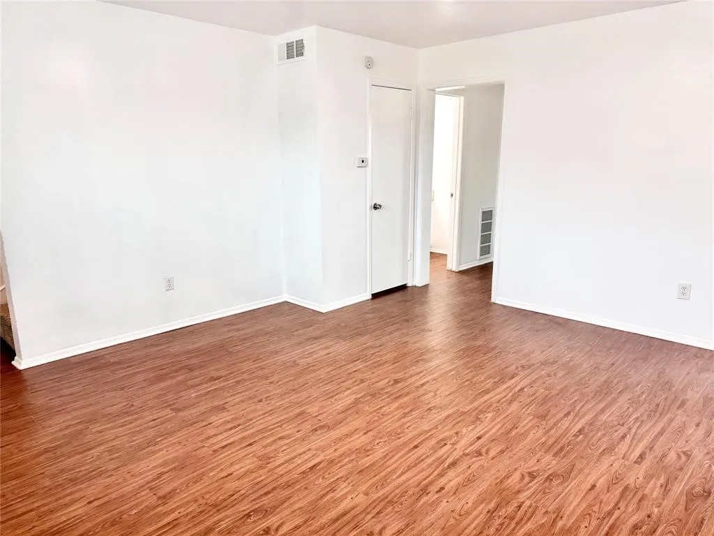Quadruplex For Rent in Johnson County , 441 SW Thomas Street D, Burleson, Texas 76028, 2 Bedroom, 2 Bathroom, Garage spaces, 1,100 Sqft, built in 1979, mls#21290778, Real Estate Agent in Burleson, Homes For Rent in Johnson county, Homes For Rent in Burleson, Realtor in Burleson Texas, Real Estate Brokerage Independent Realty Texas, Luminita Cordes Realtor