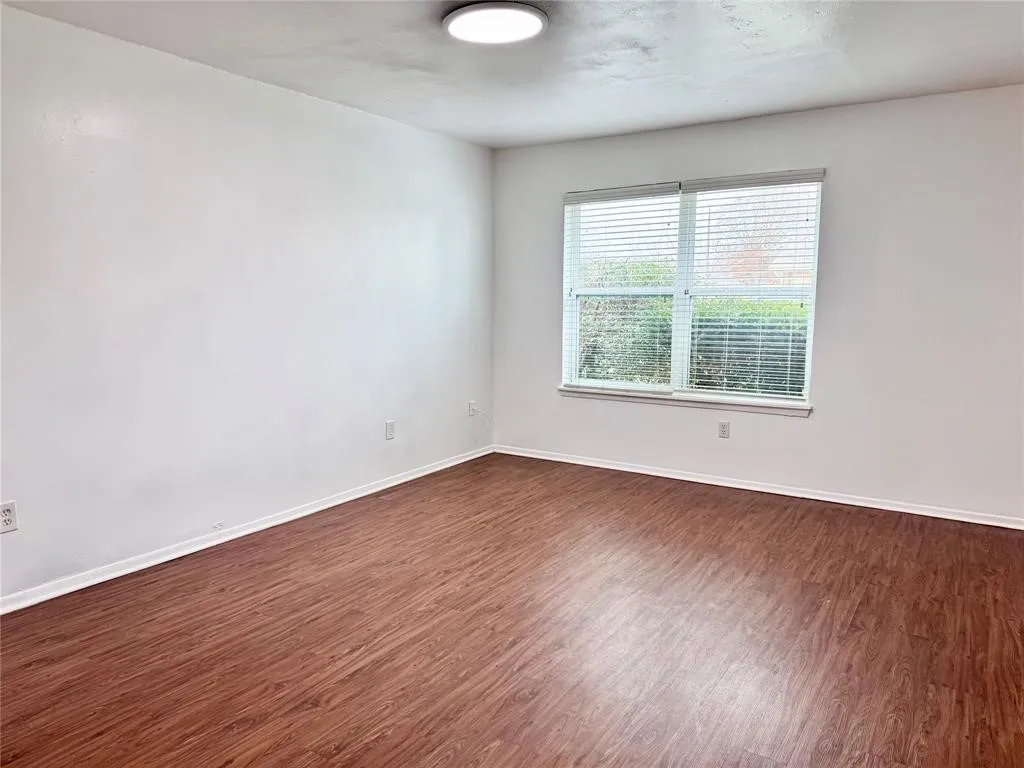 Quadruplex For Rent in Johnson County , 441 SW Thomas Street D, Burleson, Texas 76028, 2 Bedroom, 2 Bathroom, Garage spaces, 1,100 Sqft, built in 1979, mls#21290778, Real Estate Agent in Burleson, Homes For Rent in Johnson county, Homes For Rent in Burleson, Realtor in Burleson Texas, Real Estate Brokerage Independent Realty Texas, Luminita Cordes Realtor