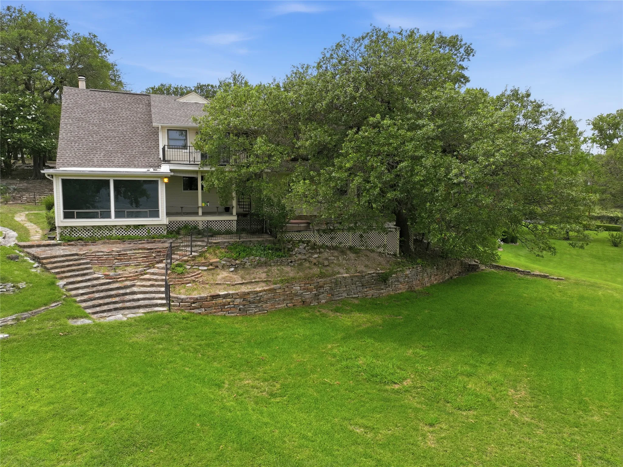 Single Family Residence For Sale in Tarrant County , 8960 Dickson Road, Fort Worth, Texas 76179, 4 Bedroom, 4 Bathroom, 2 Garage spaces, 4,124 Sqft, built in 1978, mls#21293746, Real Estate Agent in Fort Worth, Homes For Sale in Tarrant county, Homes For Sale in Fort Worth, Realtor in Fort Worth Texas, Real Estate Brokerage Independent Realty Texas, Luminita Cordes Realtor