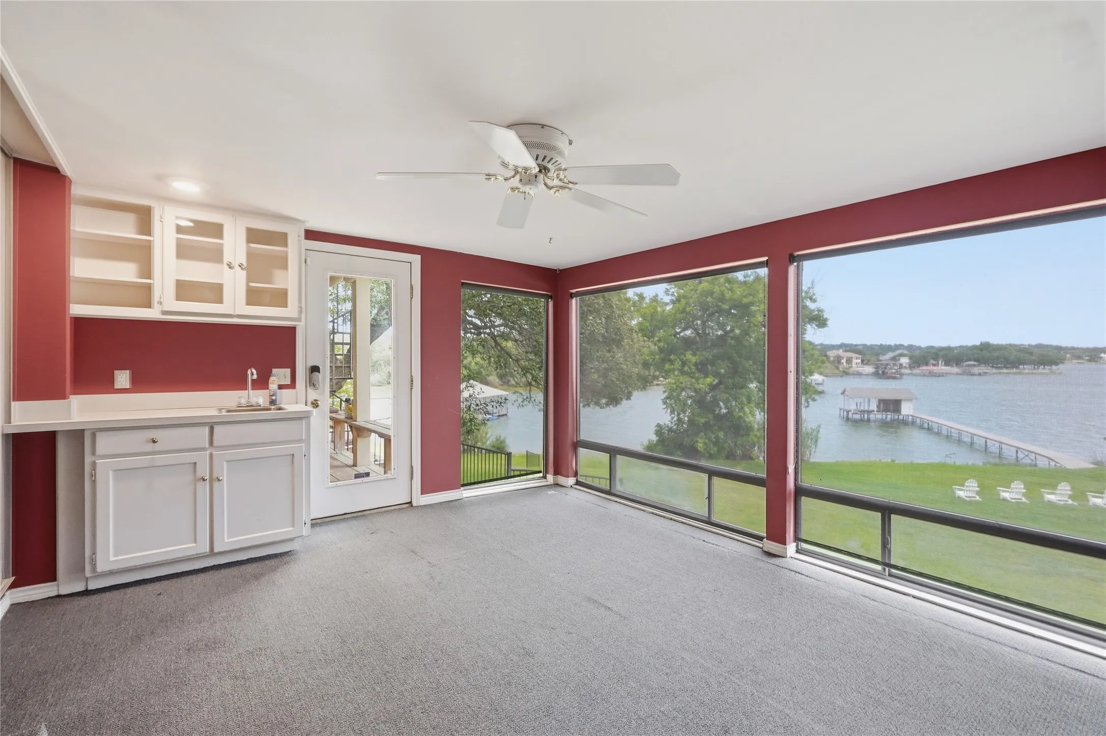 Single Family Residence For Sale in Tarrant County , 8960 Dickson Road, Fort Worth, Texas 76179, 4 Bedroom, 4 Bathroom, 2 Garage spaces, 4,124 Sqft, built in 1978, mls#21293746, Real Estate Agent in Fort Worth, Homes For Sale in Tarrant county, Homes For Sale in Fort Worth, Realtor in Fort Worth Texas, Real Estate Brokerage Independent Realty Texas, Luminita Cordes Realtor