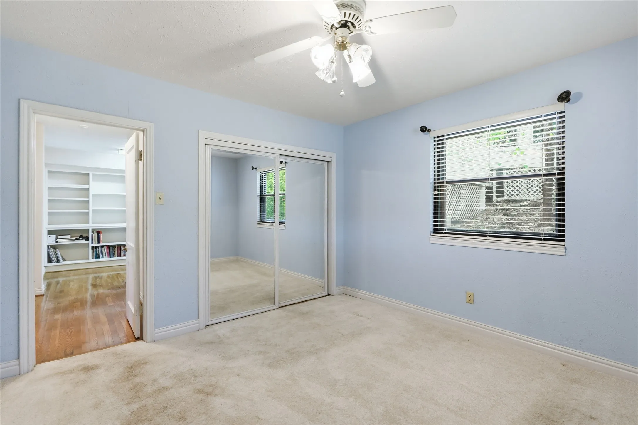 Single Family Residence For Sale in Tarrant County , 8960 Dickson Road, Fort Worth, Texas 76179, 4 Bedroom, 4 Bathroom, 2 Garage spaces, 4,124 Sqft, built in 1978, mls#21293746, Real Estate Agent in Fort Worth, Homes For Sale in Tarrant county, Homes For Sale in Fort Worth, Realtor in Fort Worth Texas, Real Estate Brokerage Independent Realty Texas, Luminita Cordes Realtor