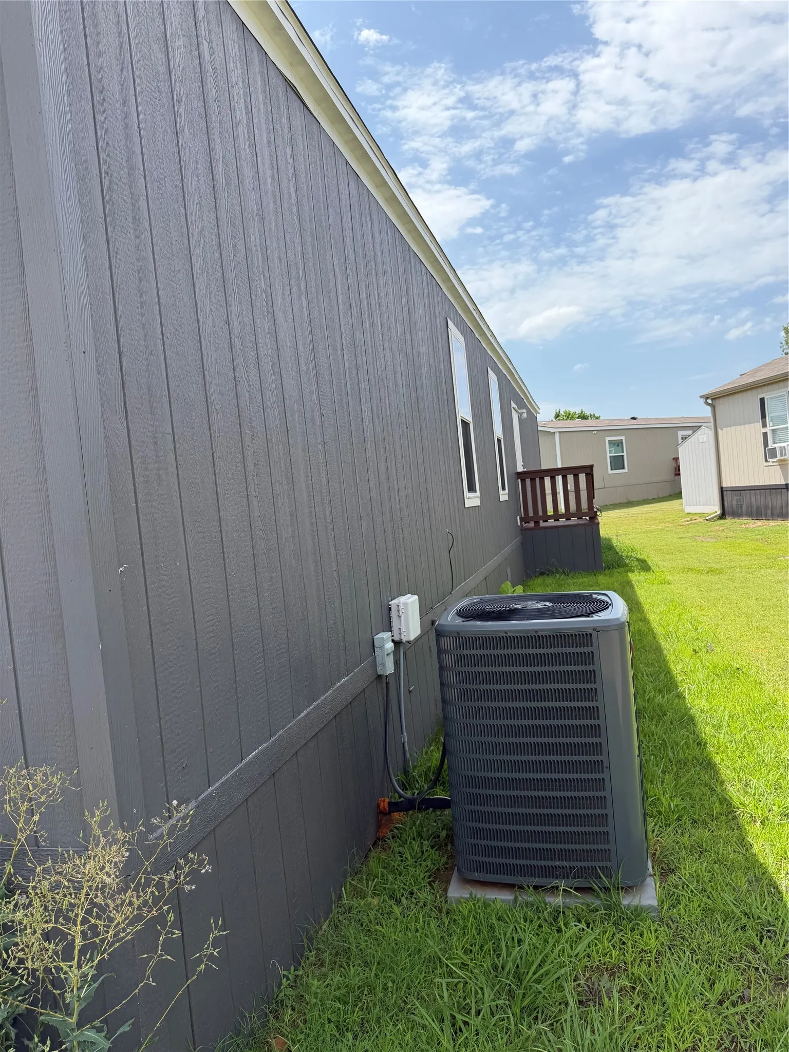 Mobile Home For Sale in Grayson County , 115 Collins, Knollwood, Texas 75092, 2 Bedroom, 2 Bathroom, Garage spaces, 960 Sqft, built in 2023, mls#21314396, Real Estate Agent in Knollwood, Homes For Sale in Grayson county, Homes For Sale in Knollwood, Realtor in Knollwood Texas, Real Estate Brokerage Independent Realty Texas, Luminita Cordes Realtor
