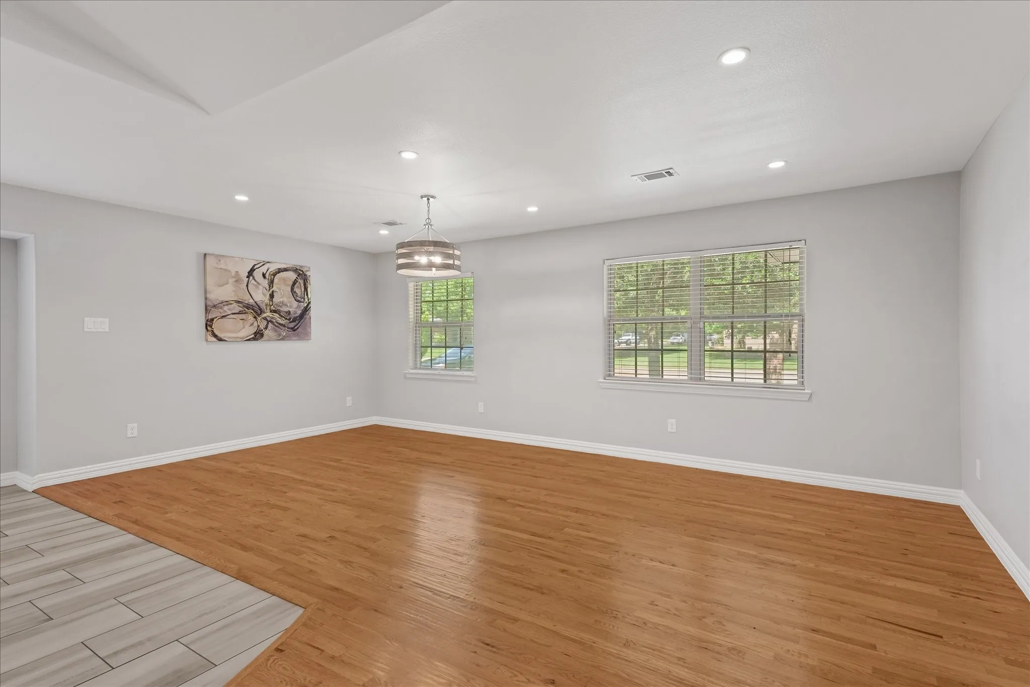 Single Family Residence For Rent in Dallas County , 5429 Enderly Place, Dallas, Texas 75227, 3 Bedroom, 2 Bathroom, 2 Garage spaces, 1,938 Sqft, built in 1971, mls#21316189, Real Estate Agent in Dallas, Homes For Rent in Dallas county, Homes For Rent in Dallas, Realtor in Dallas Texas, Real Estate Brokerage Independent Realty Texas, Luminita Cordes Realtor