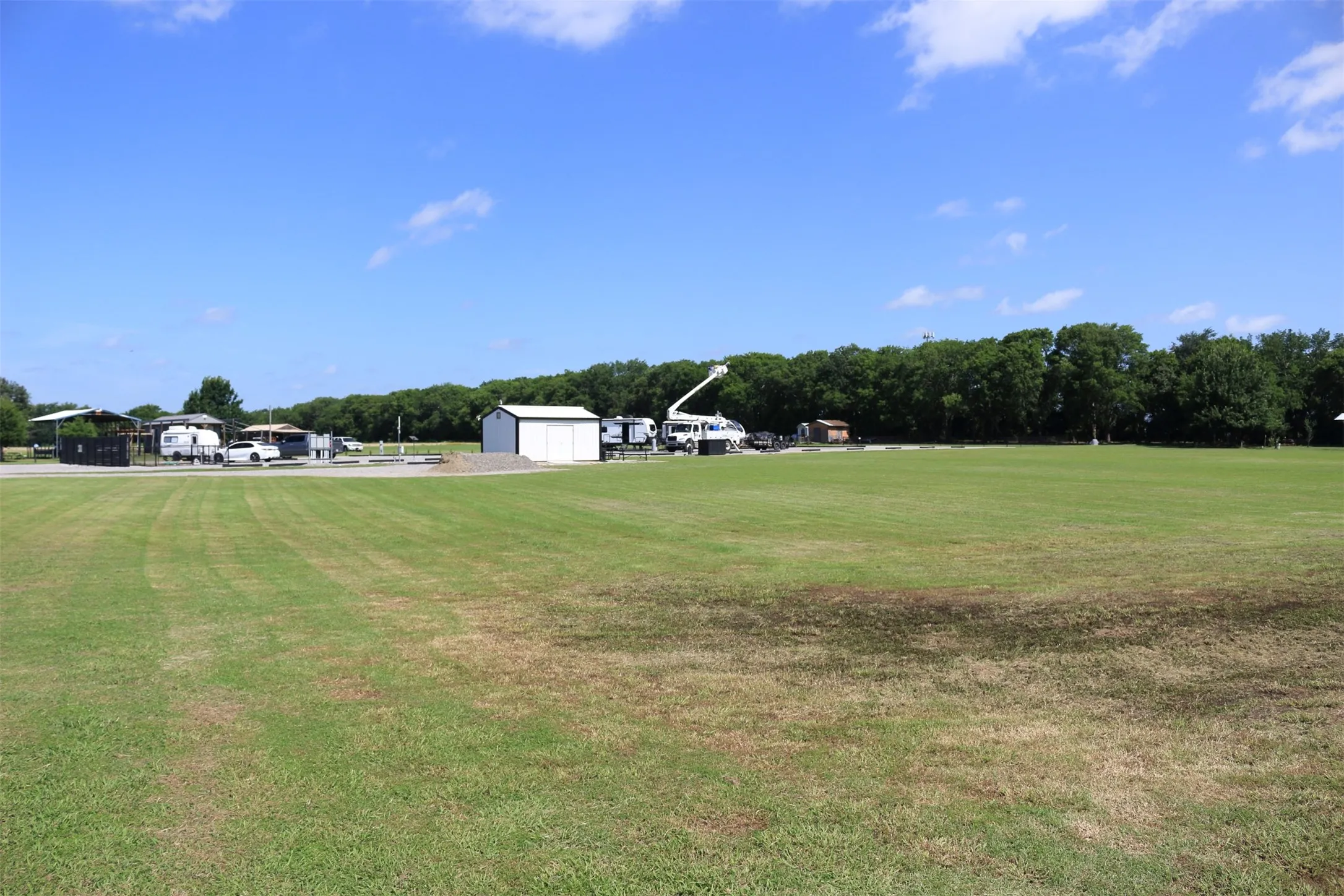 Flat land excellent for storage unit or exapansion