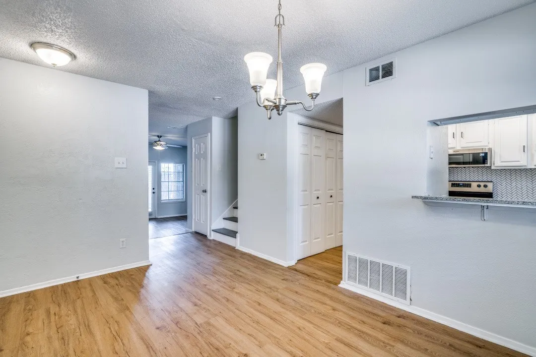 Condominium For Rent in Dallas County , 3635 Garden Brook Drive 10100, Farmers Branch, Texas 75234, 2 Bedroom, 3 Bathroom, Garage spaces, 1,304 Sqft, built in 1983, mls#21316066, Real Estate Agent in Farmers Branch, Homes For Rent in Dallas county, Homes For Rent in Farmers Branch, Realtor in Farmers Branch Texas, Real Estate Brokerage Independent Realty Texas, Luminita Cordes Realtor