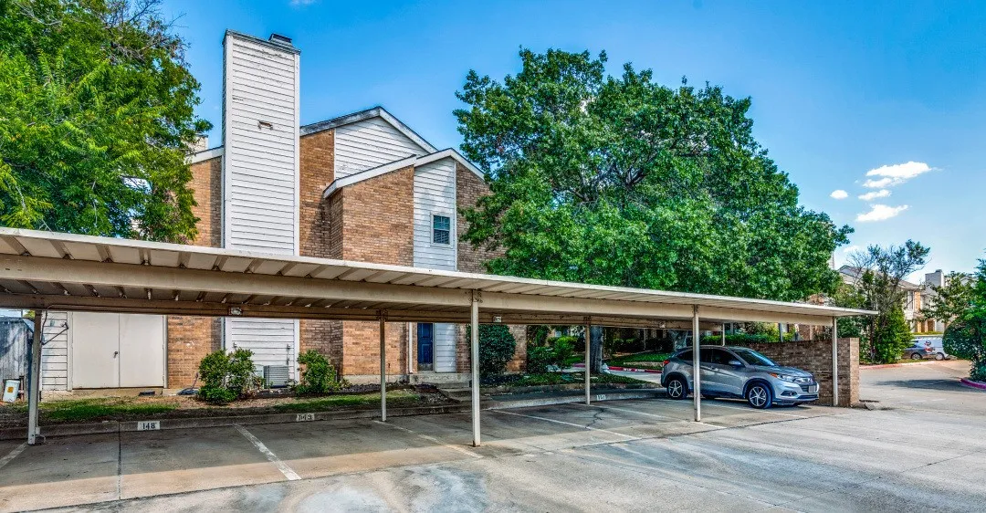 Condominium For Rent in Dallas County , 3635 Garden Brook Drive 10100, Farmers Branch, Texas 75234, 2 Bedroom, 3 Bathroom, Garage spaces, 1,304 Sqft, built in 1983, mls#21316066, Real Estate Agent in Farmers Branch, Homes For Rent in Dallas county, Homes For Rent in Farmers Branch, Realtor in Farmers Branch Texas, Real Estate Brokerage Independent Realty Texas, Luminita Cordes Realtor