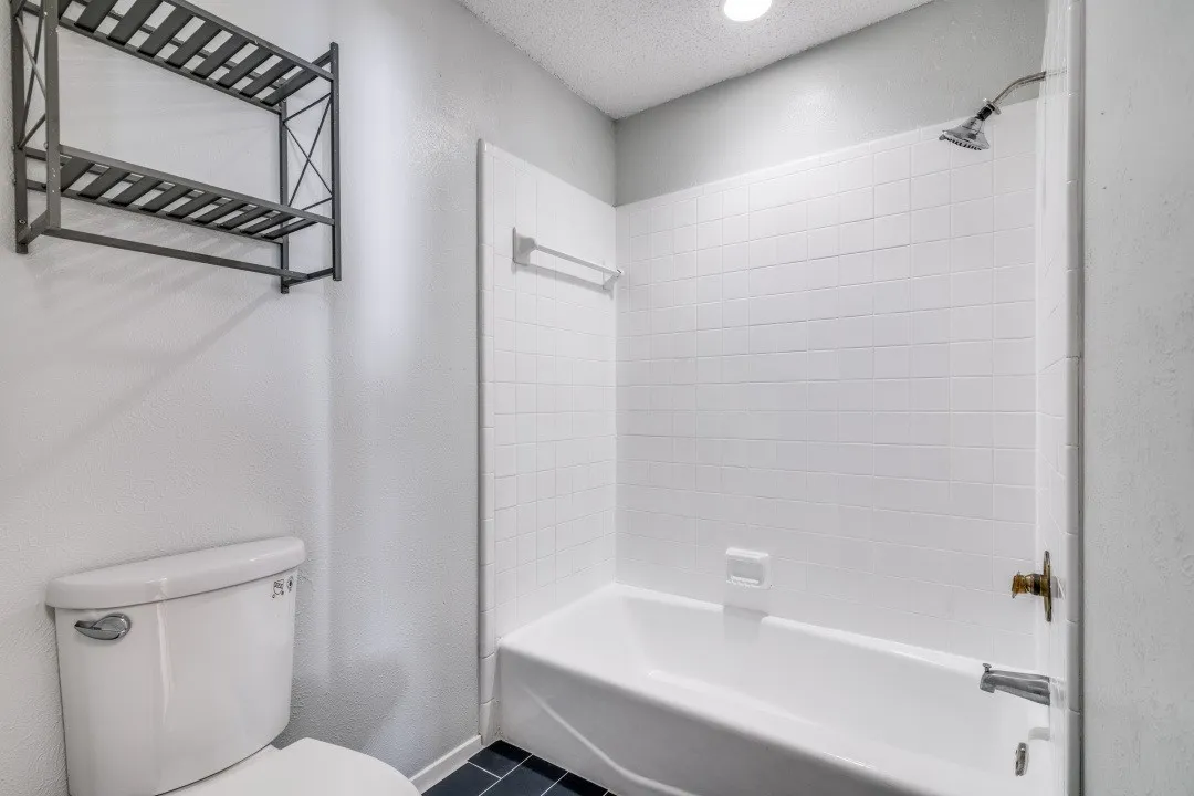 Condominium For Rent in Dallas County , 3635 Garden Brook Drive 10100, Farmers Branch, Texas 75234, 2 Bedroom, 3 Bathroom, Garage spaces, 1,304 Sqft, built in 1983, mls#21316066, Real Estate Agent in Farmers Branch, Homes For Rent in Dallas county, Homes For Rent in Farmers Branch, Realtor in Farmers Branch Texas, Real Estate Brokerage Independent Realty Texas, Luminita Cordes Realtor
