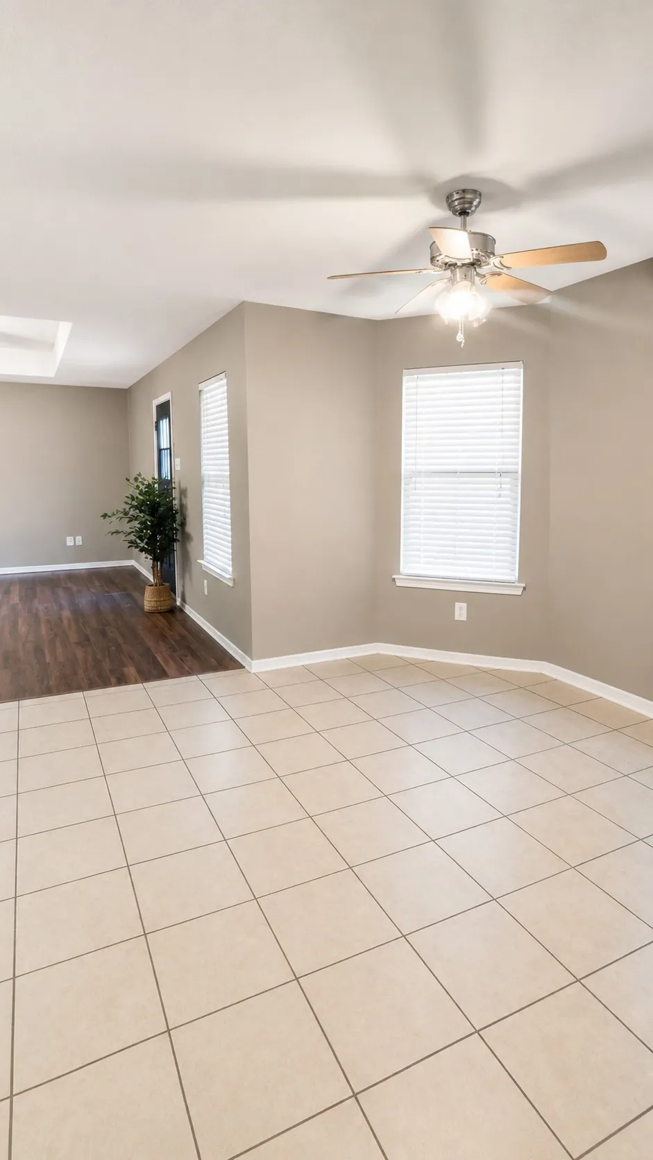 Single Family Residence For Sale in Collin County , 403 Mulberry Street, Leonard, Texas 75452, 3 Bedrooms, 2 Bathrooms, 2 Garage spaces, 1,378 Sqft, built in 2004, Price $230,000, mls#21315947, Real Estate Agent in Leonard, Homes For Sale in Collin county, Homes For Sale in Leonard, Realtor in Leonard Texas, Real Estate Brokerage Independent Realty Texas, Luminita Cordes Realtor