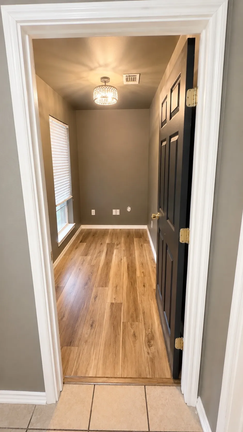 Single Family Residence For Sale in Collin County , 403 Mulberry Street, Leonard, Texas 75452, 3 Bedrooms, 2 Bathrooms, 2 Garage spaces, 1,378 Sqft, built in 2004, Price $230,000, mls#21315947, Real Estate Agent in Leonard, Homes For Sale in Collin county, Homes For Sale in Leonard, Realtor in Leonard Texas, Real Estate Brokerage Independent Realty Texas, Luminita Cordes Realtor