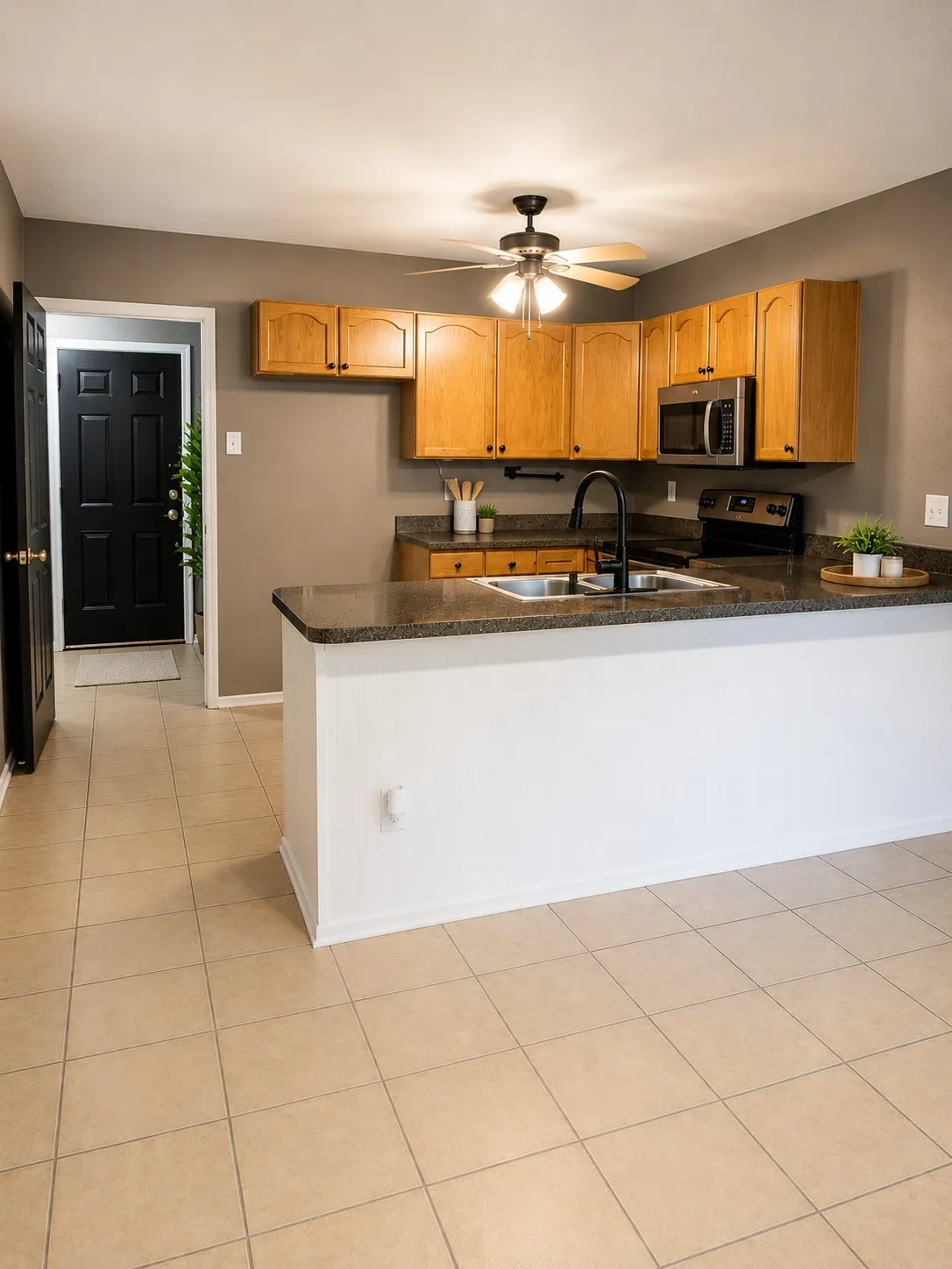 Single Family Residence For Sale in Collin County , 403 Mulberry Street, Leonard, Texas 75452, 3 Bedrooms, 2 Bathrooms, 2 Garage spaces, 1,378 Sqft, built in 2004, Price $230,000, mls#21315947, Real Estate Agent in Leonard, Homes For Sale in Collin county, Homes For Sale in Leonard, Realtor in Leonard Texas, Real Estate Brokerage Independent Realty Texas, Luminita Cordes Realtor