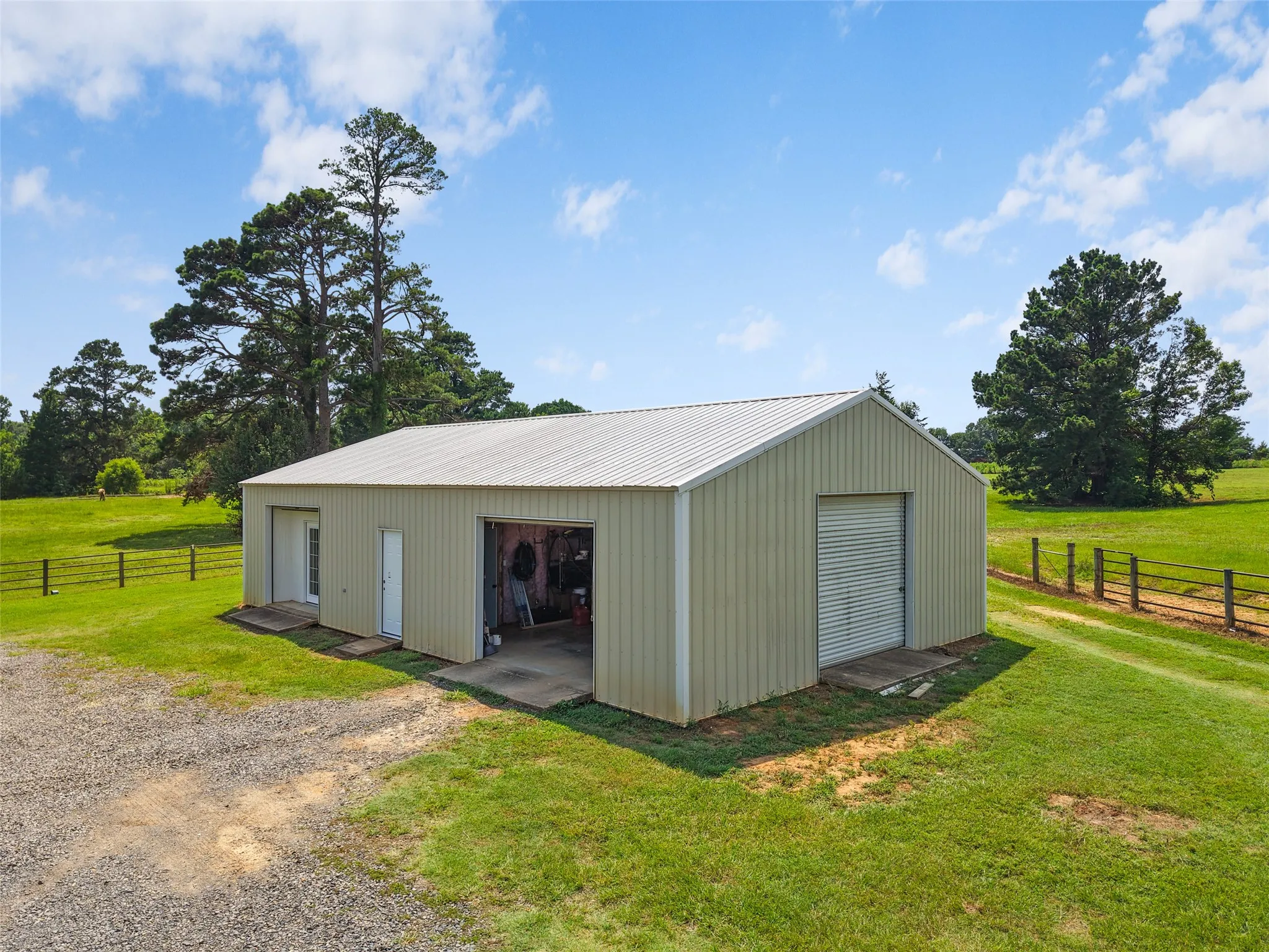 Single Family Residence For Sale in Upshur County , 5884 FM 1650, Gilmer, Texas 75645, 3 Bedroom, 2 Bathroom, Garage spaces, 2,120 Sqft, built in 2004, Price $699,900, mls#21316174, Real Estate Agent in Gilmer, Homes For Sale in Upshur county, Homes For Sale in Gilmer, Realtor in Gilmer Texas, Real Estate Brokerage Independent Realty Texas, Luminita Cordes Realtor