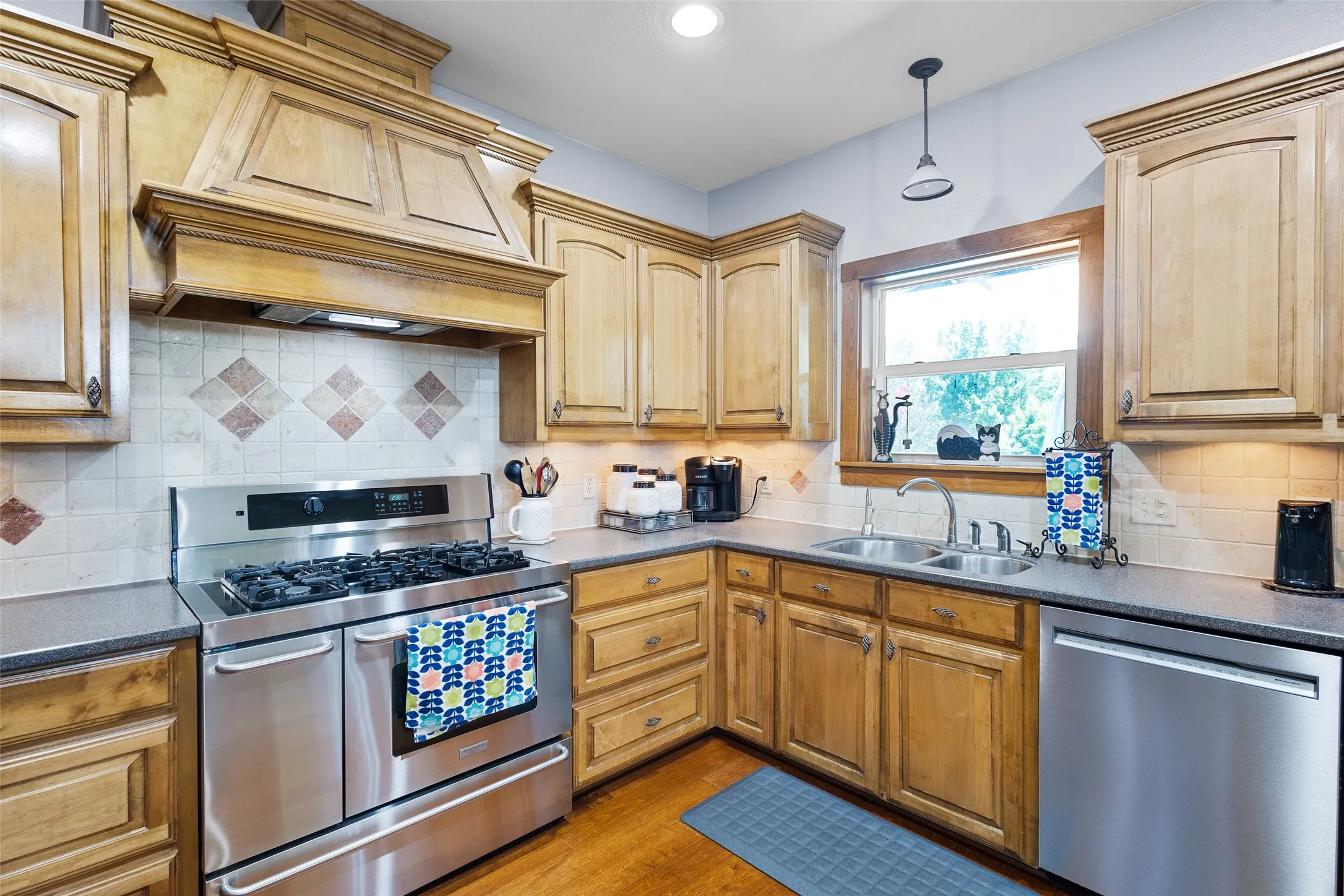Single Family Residence For Sale in Upshur County , 5884 FM 1650, Gilmer, Texas 75645, 3 Bedroom, 2 Bathroom, Garage spaces, 2,120 Sqft, built in 2004, Price $699,900, mls#21316174, Real Estate Agent in Gilmer, Homes For Sale in Upshur county, Homes For Sale in Gilmer, Realtor in Gilmer Texas, Real Estate Brokerage Independent Realty Texas, Luminita Cordes Realtor