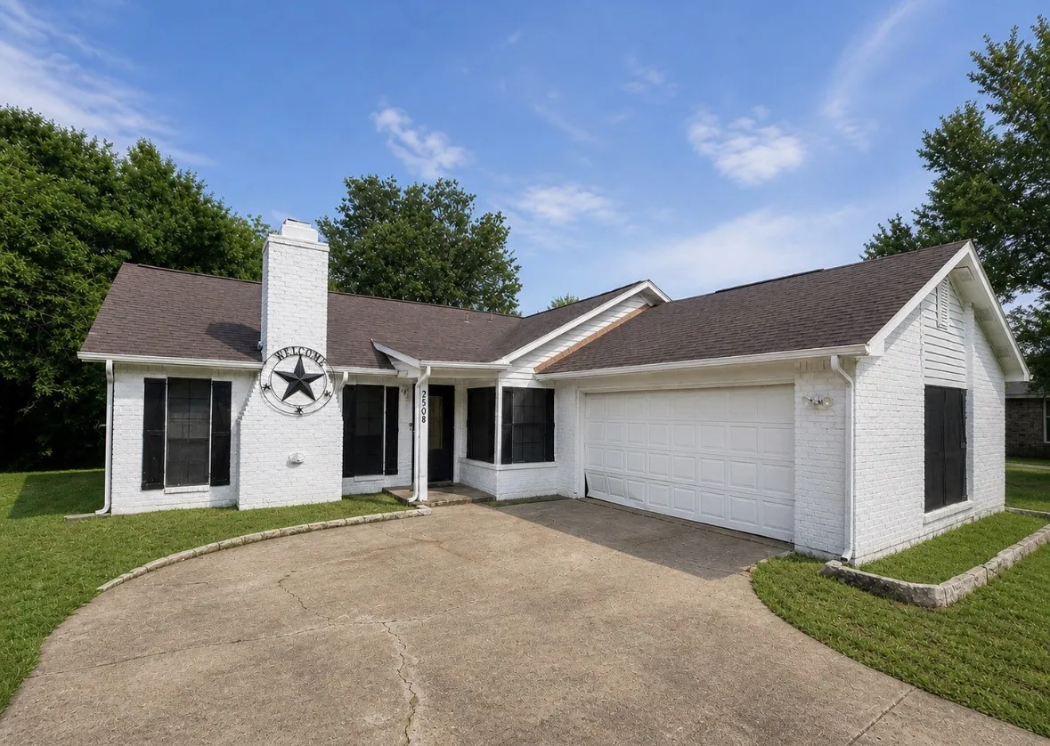 Single Family Residence For Sale in Denton County , 2508 Craig Lane, Denton, Texas 76209, 5 Bedroom, 2 Bathroom, Garage spaces, 1,660 Sqft, built in 1985, mls#21316167, Real Estate Agent in Denton, Homes For Sale in Denton county, Homes For Sale in Denton, Realtor in Denton Texas, Real Estate Brokerage Independent Realty Texas, Luminita Cordes Realtor
