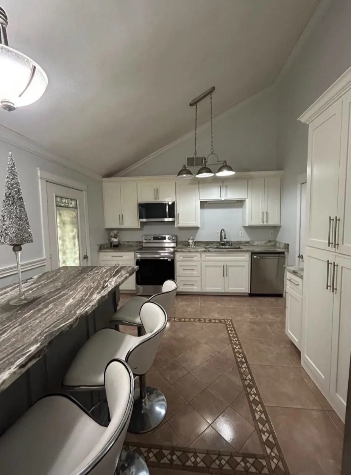 Single Family Residence For Sale in Denton County , 2508 Craig Lane, Denton, Texas 76209, 5 Bedroom, 2 Bathroom, Garage spaces, 1,660 Sqft, built in 1985, mls#21316167, Real Estate Agent in Denton, Homes For Sale in Denton county, Homes For Sale in Denton, Realtor in Denton Texas, Real Estate Brokerage Independent Realty Texas, Luminita Cordes Realtor