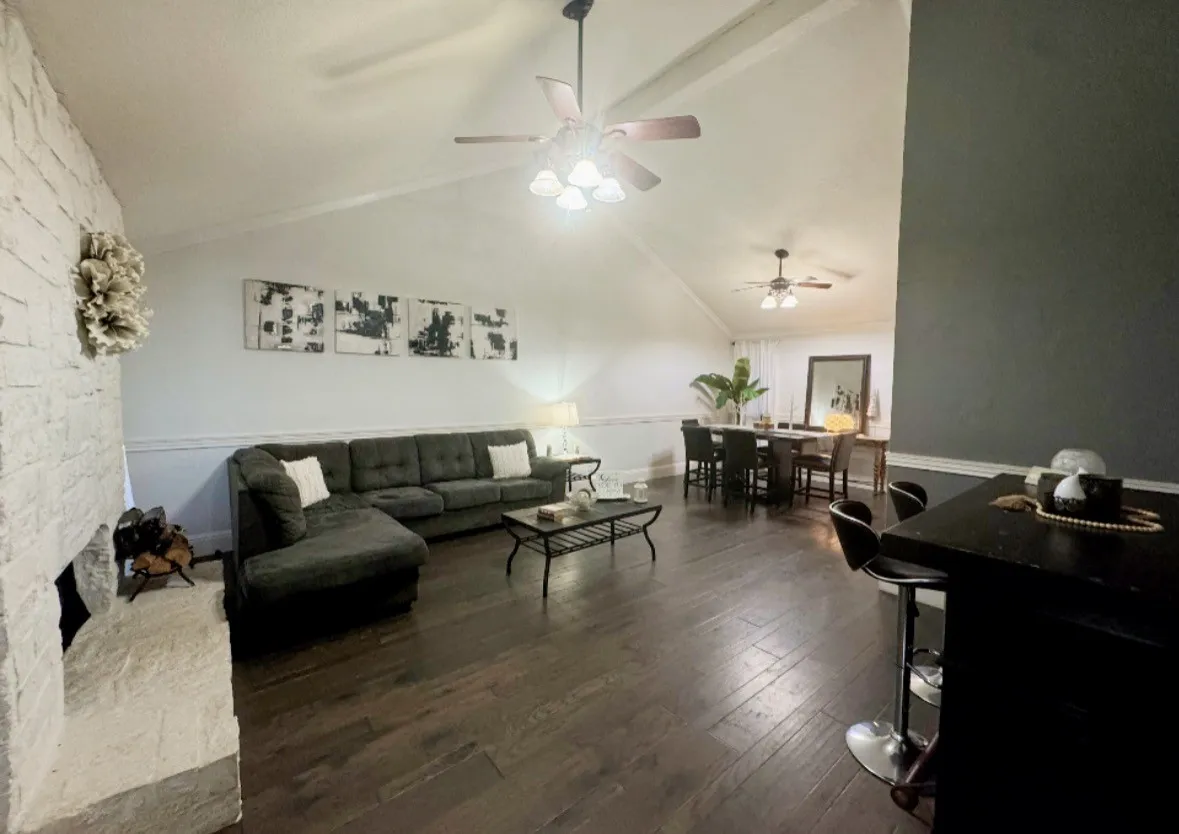 Single Family Residence For Sale in Denton County , 2508 Craig Lane, Denton, Texas 76209, 5 Bedroom, 2 Bathroom, Garage spaces, 1,660 Sqft, built in 1985, mls#21316167, Real Estate Agent in Denton, Homes For Sale in Denton county, Homes For Sale in Denton, Realtor in Denton Texas, Real Estate Brokerage Independent Realty Texas, Luminita Cordes Realtor