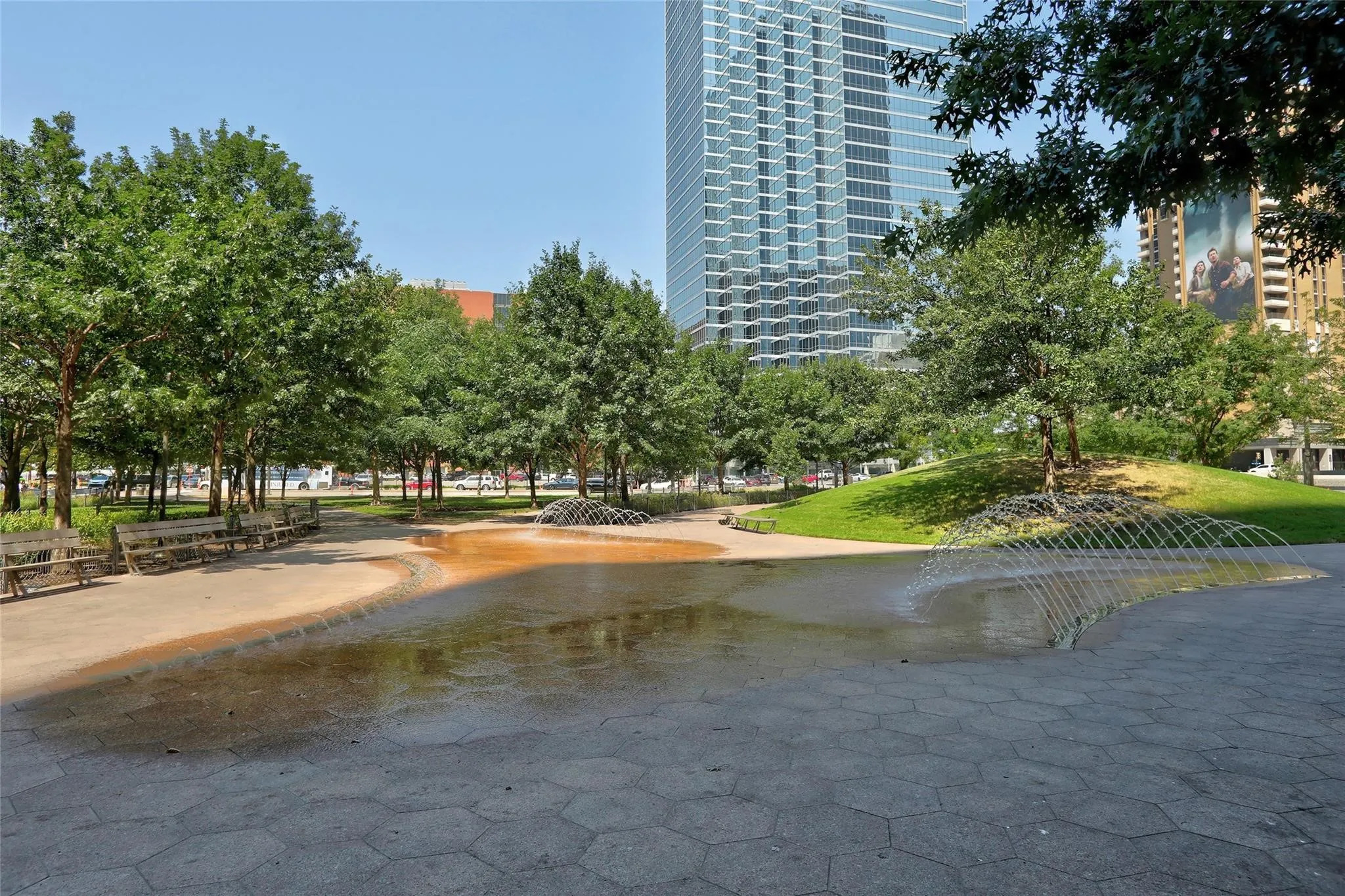 Condominium For Sale in Dallas County , 1200 Main Street 2408, Dallas, Texas 75202, 2 Bedroom, 1 Bathroom, 1 Garage spaces, 880 Sqft, built in 1974, mls#21316217, Real Estate Agent in Dallas, Homes For Sale in Dallas county, Homes For Sale in Dallas, Realtor in Dallas Texas, Real Estate Brokerage Independent Realty Texas, Luminita Cordes Realtor