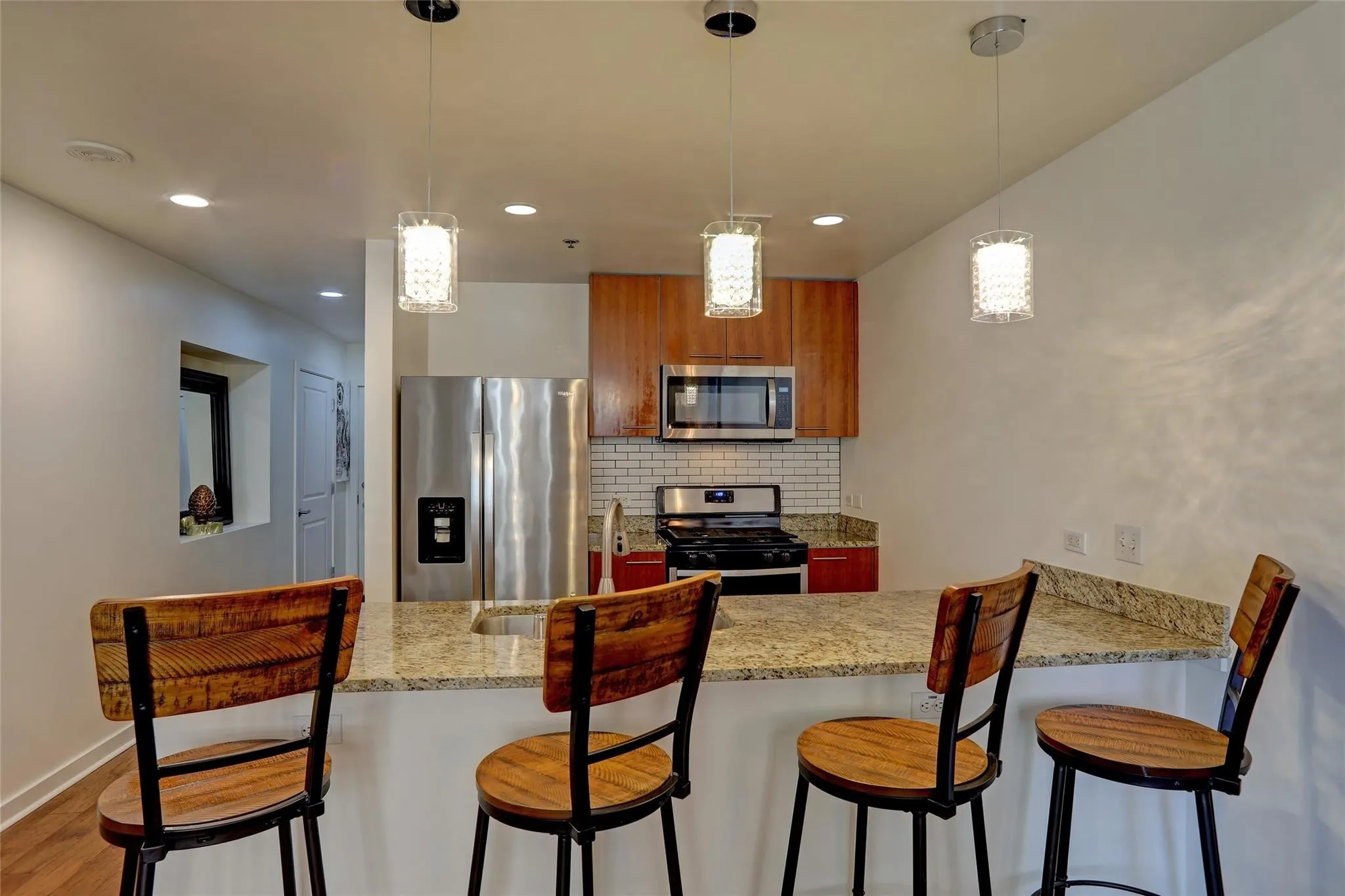 Condominium For Sale in Dallas County , 1200 Main Street 2408, Dallas, Texas 75202, 2 Bedroom, 1 Bathroom, 1 Garage spaces, 880 Sqft, built in 1974, mls#21316217, Real Estate Agent in Dallas, Homes For Sale in Dallas county, Homes For Sale in Dallas, Realtor in Dallas Texas, Real Estate Brokerage Independent Realty Texas, Luminita Cordes Realtor