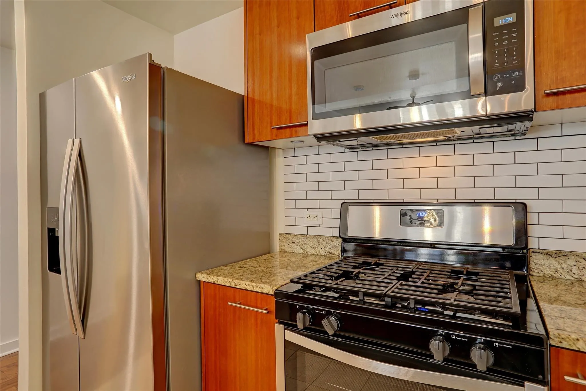 Condominium For Sale in Dallas County , 1200 Main Street 2408, Dallas, Texas 75202, 2 Bedroom, 1 Bathroom, 1 Garage spaces, 880 Sqft, built in 1974, mls#21316217, Real Estate Agent in Dallas, Homes For Sale in Dallas county, Homes For Sale in Dallas, Realtor in Dallas Texas, Real Estate Brokerage Independent Realty Texas, Luminita Cordes Realtor