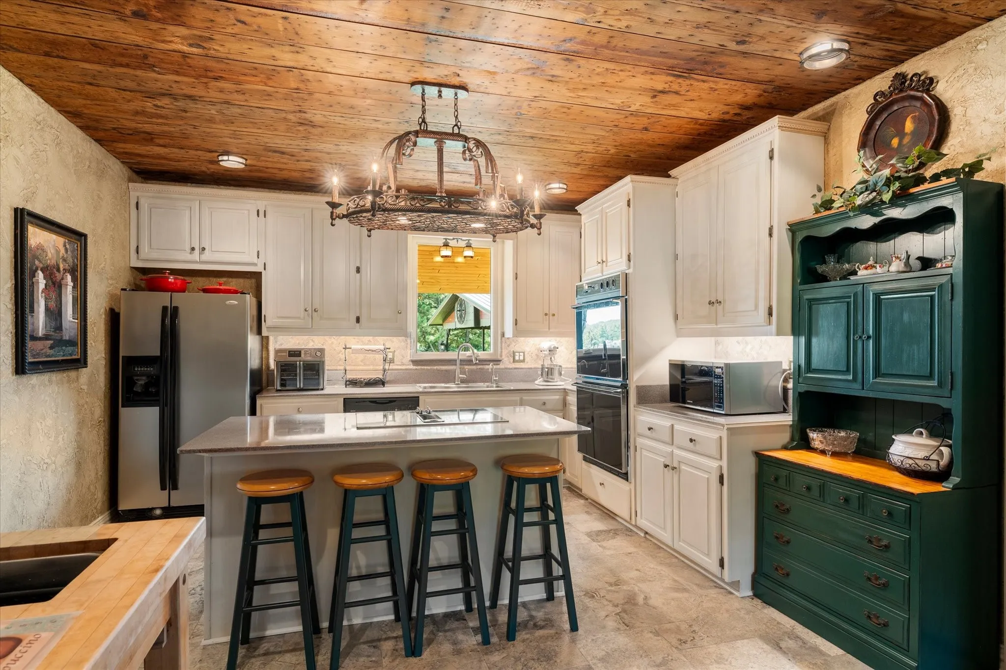 Single Family Residence For Sale in Rains County , 1847 N State Highway 19 Highway, Emory, Texas 75440, 3 Bedrooms, 3 Bathrooms, Garage spaces, 2,800 Sqft, built in 1970, Price $899,000, mls#21303714, Real Estate Agent in Emory, Homes For Sale in Rains county, Homes For Sale in Emory, Realtor in Emory Texas, Real Estate Brokerage Independent Realty Texas, Luminita Cordes Realtor