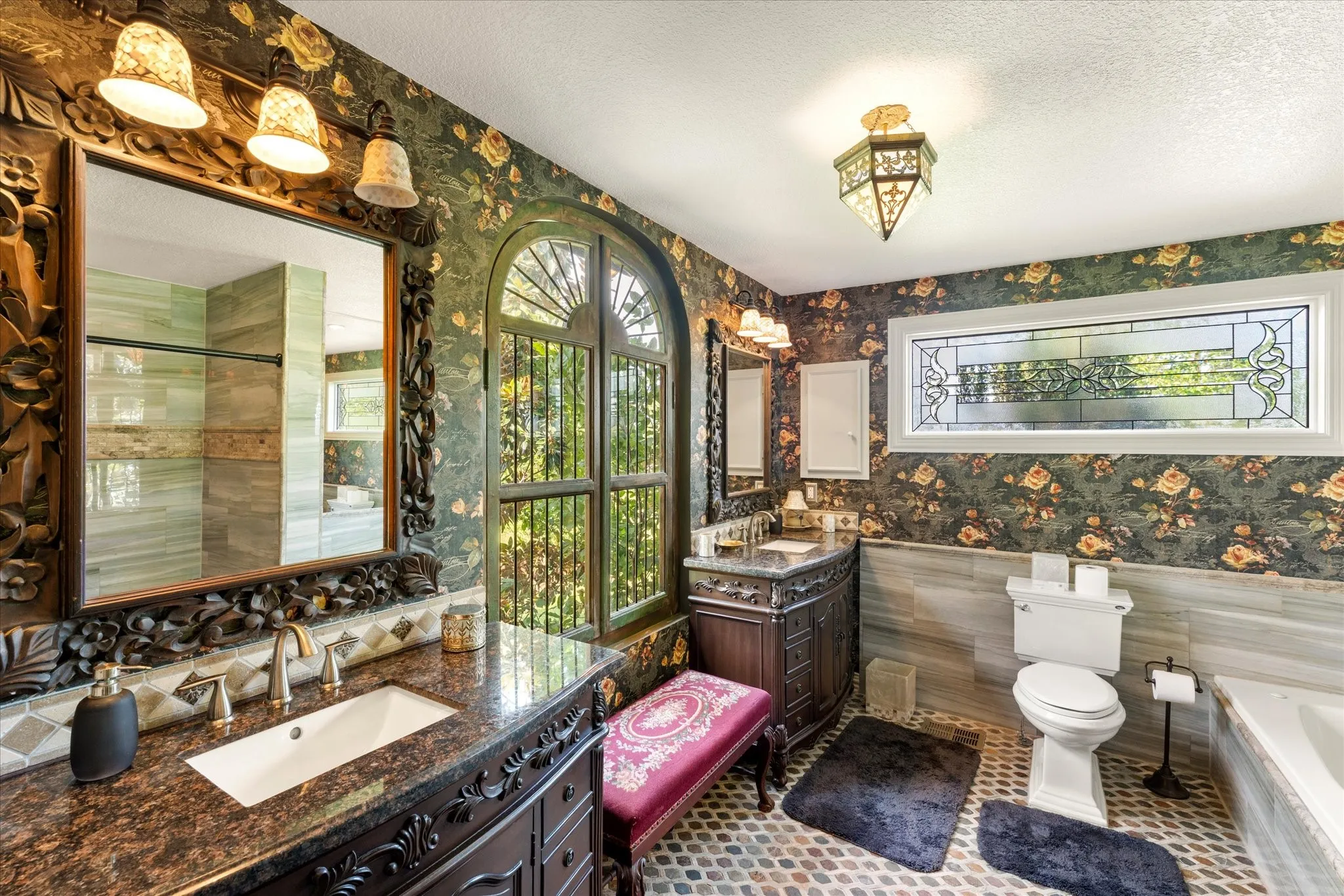 Single Family Residence For Sale in Rains County , 1847 N State Highway 19 Highway, Emory, Texas 75440, 3 Bedrooms, 3 Bathrooms, Garage spaces, 2,800 Sqft, built in 1970, Price $899,000, mls#21303714, Real Estate Agent in Emory, Homes For Sale in Rains county, Homes For Sale in Emory, Realtor in Emory Texas, Real Estate Brokerage Independent Realty Texas, Luminita Cordes Realtor