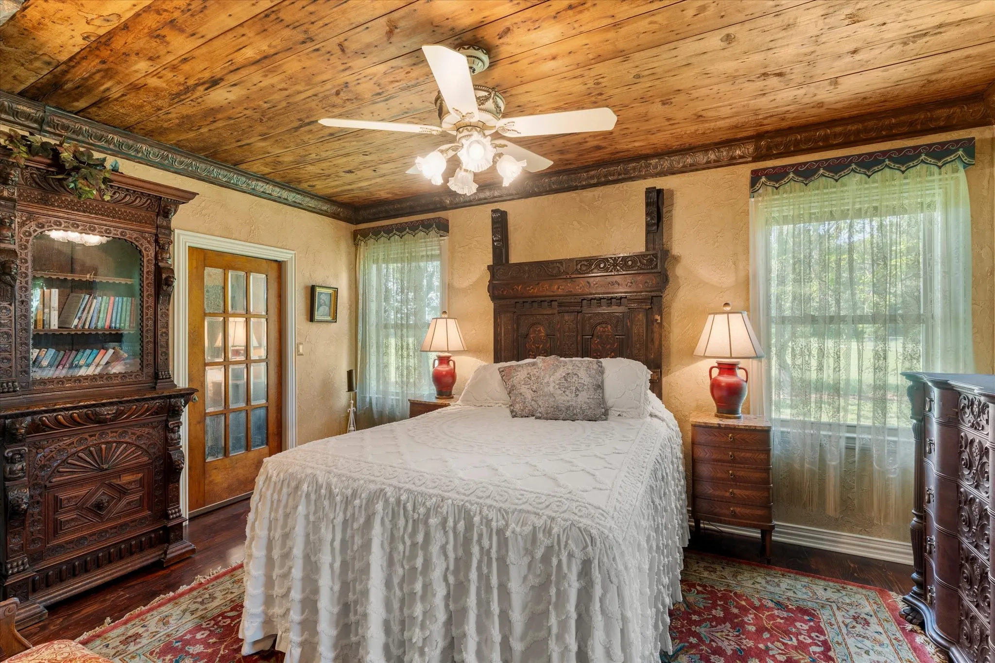 Single Family Residence For Sale in Rains County , 1847 N State Highway 19 Highway, Emory, Texas 75440, 3 Bedrooms, 3 Bathrooms, Garage spaces, 2,800 Sqft, built in 1970, Price $899,000, mls#21303714, Real Estate Agent in Emory, Homes For Sale in Rains county, Homes For Sale in Emory, Realtor in Emory Texas, Real Estate Brokerage Independent Realty Texas, Luminita Cordes Realtor