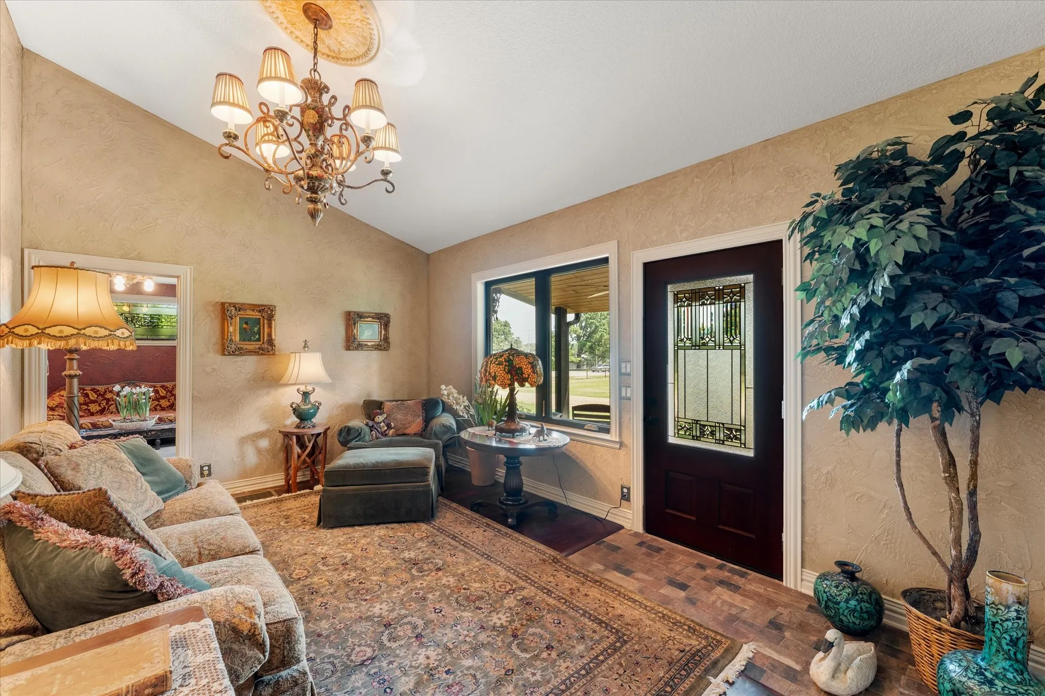 Single Family Residence For Sale in Rains County , 1847 N State Highway 19 Highway, Emory, Texas 75440, 3 Bedrooms, 3 Bathrooms, Garage spaces, 2,800 Sqft, built in 1970, Price $899,000, mls#21303714, Real Estate Agent in Emory, Homes For Sale in Rains county, Homes For Sale in Emory, Realtor in Emory Texas, Real Estate Brokerage Independent Realty Texas, Luminita Cordes Realtor