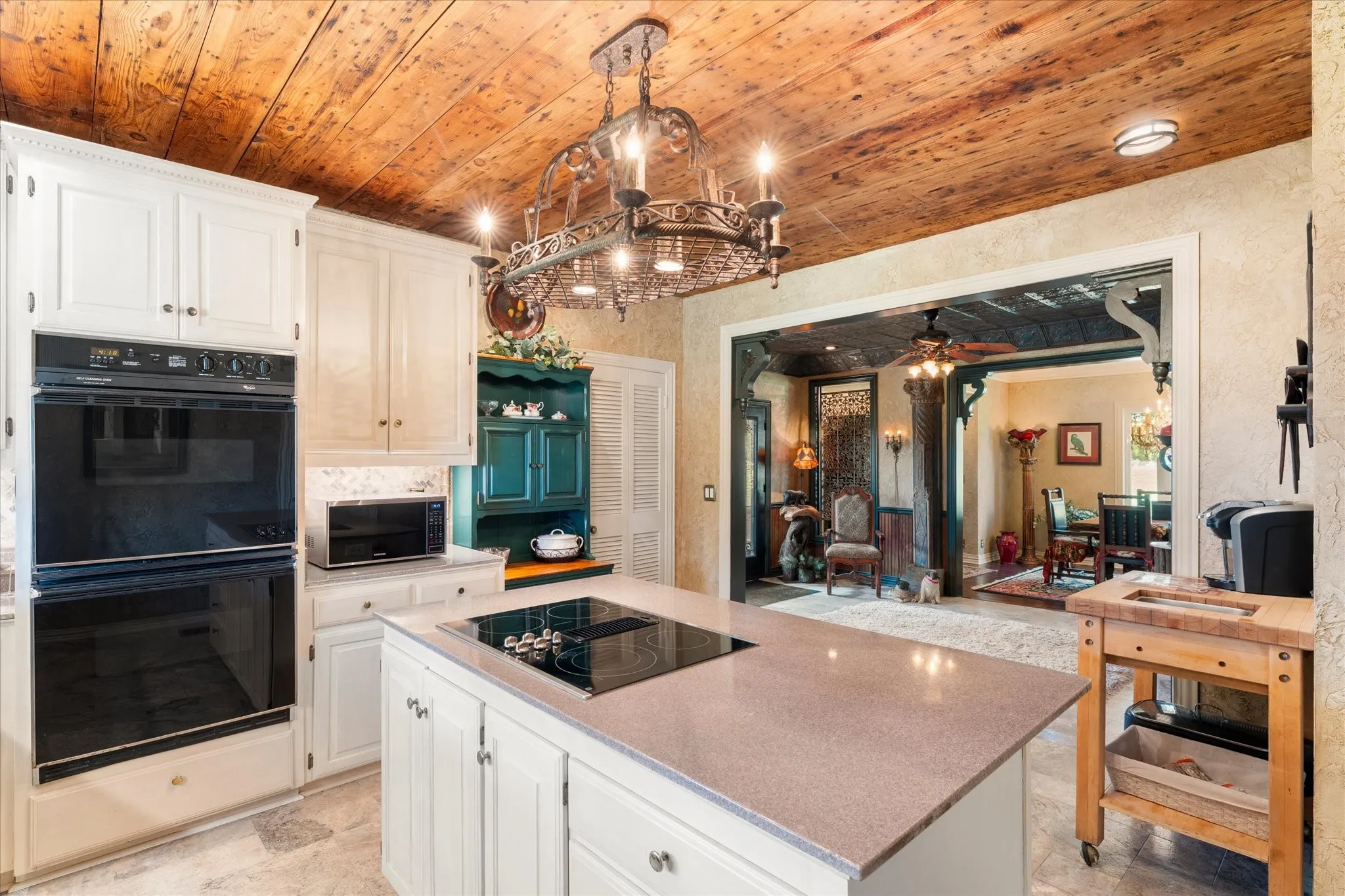 Single Family Residence For Sale in Rains County , 1847 N State Highway 19 Highway, Emory, Texas 75440, 3 Bedrooms, 3 Bathrooms, Garage spaces, 2,800 Sqft, built in 1970, Price $899,000, mls#21303714, Real Estate Agent in Emory, Homes For Sale in Rains county, Homes For Sale in Emory, Realtor in Emory Texas, Real Estate Brokerage Independent Realty Texas, Luminita Cordes Realtor
