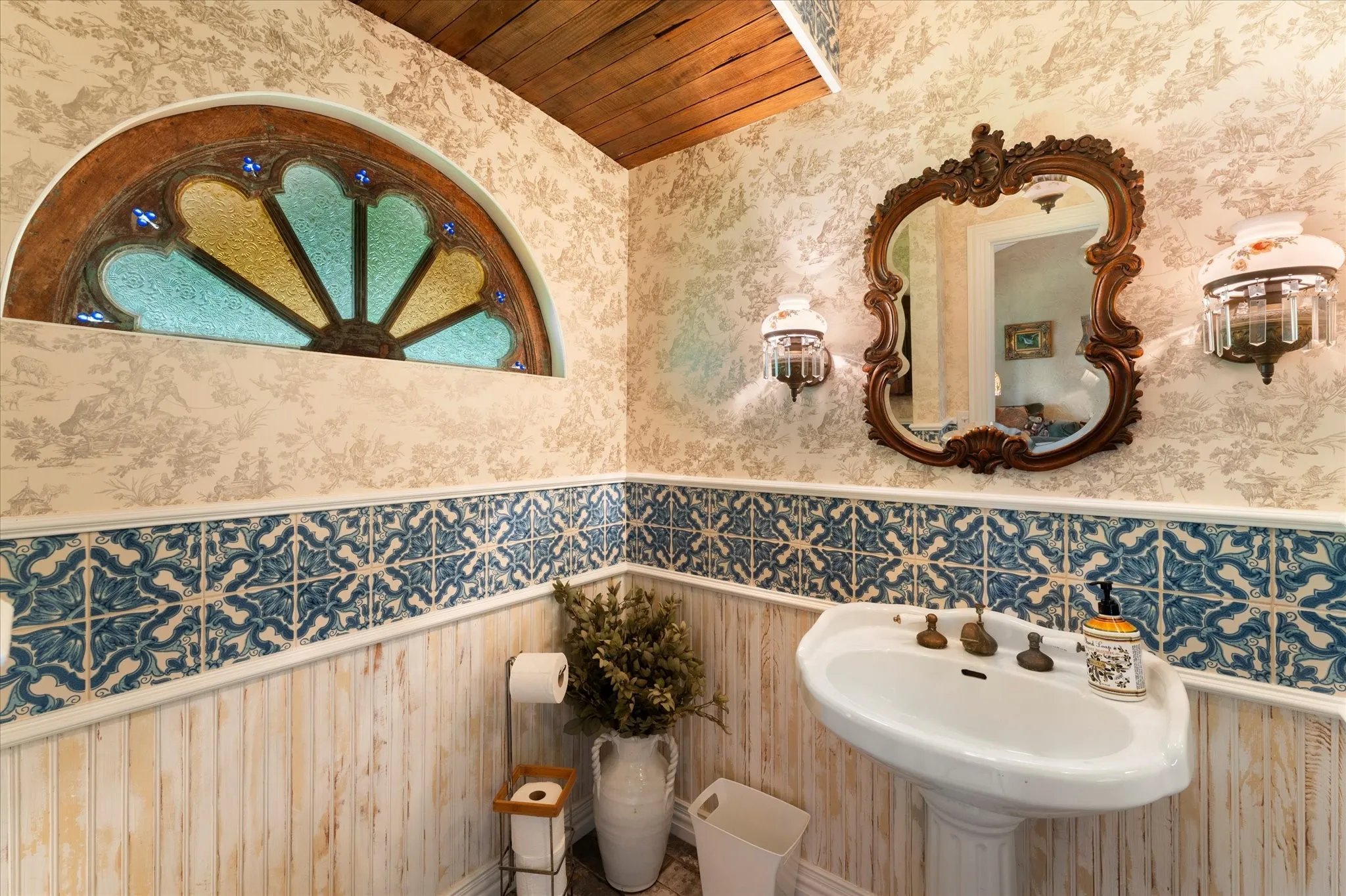 Single Family Residence For Sale in Rains County , 1847 N State Highway 19 Highway, Emory, Texas 75440, 3 Bedrooms, 3 Bathrooms, Garage spaces, 2,800 Sqft, built in 1970, Price $899,000, mls#21303714, Real Estate Agent in Emory, Homes For Sale in Rains county, Homes For Sale in Emory, Realtor in Emory Texas, Real Estate Brokerage Independent Realty Texas, Luminita Cordes Realtor