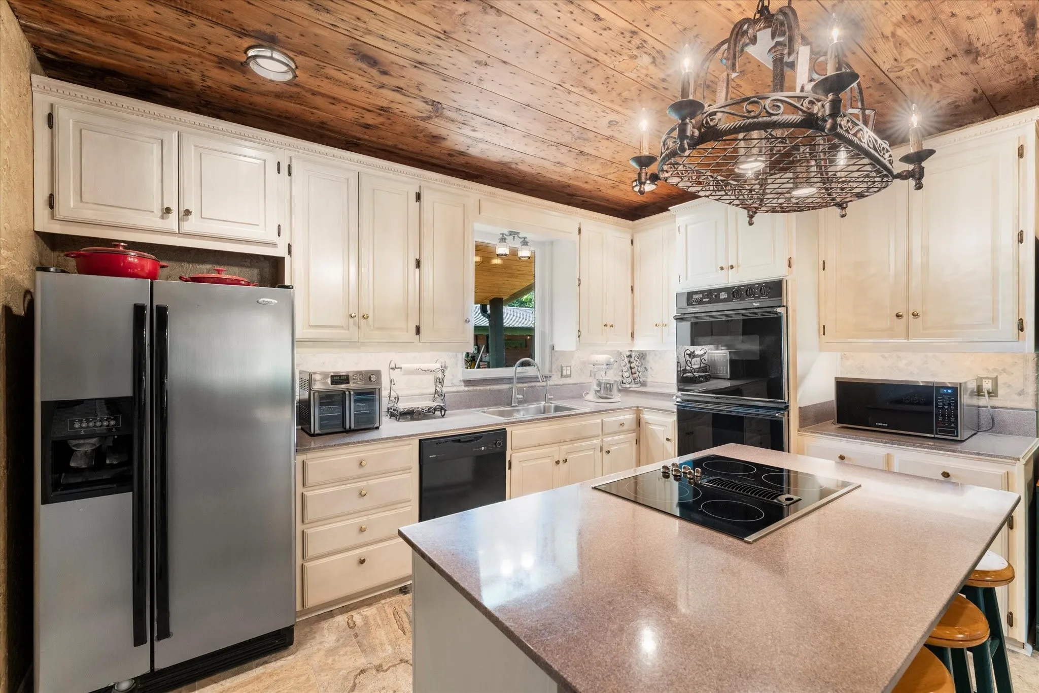 Single Family Residence For Sale in Rains County , 1847 N State Highway 19 Highway, Emory, Texas 75440, 3 Bedrooms, 3 Bathrooms, Garage spaces, 2,800 Sqft, built in 1970, Price $899,000, mls#21303714, Real Estate Agent in Emory, Homes For Sale in Rains county, Homes For Sale in Emory, Realtor in Emory Texas, Real Estate Brokerage Independent Realty Texas, Luminita Cordes Realtor